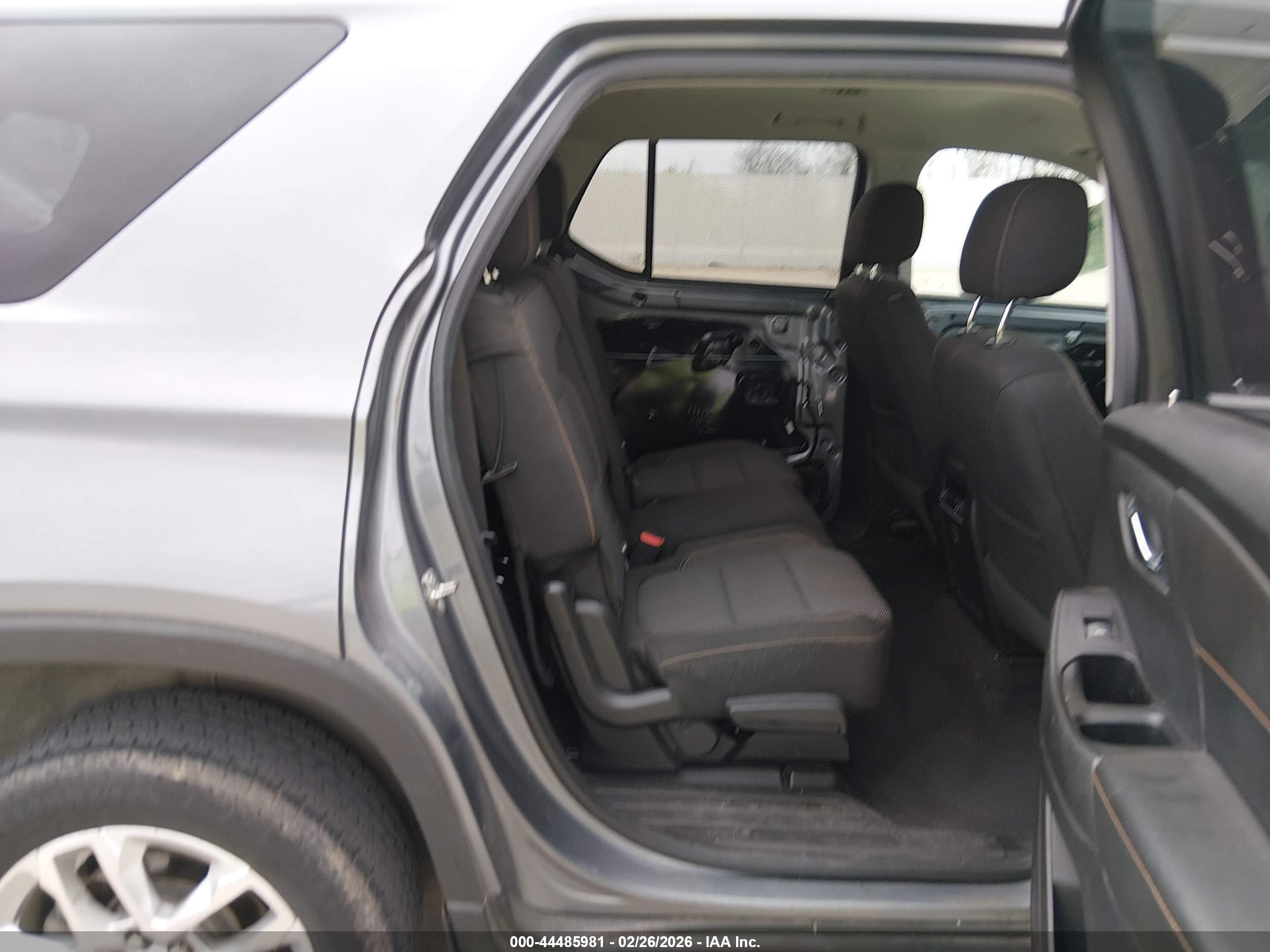 CHEVROLET TRAVERSE image 8