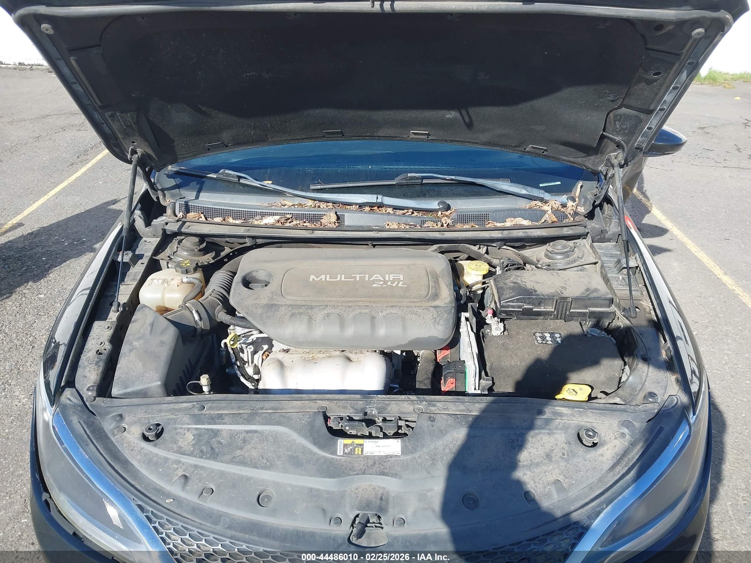 CHRYSLER 200 image 10