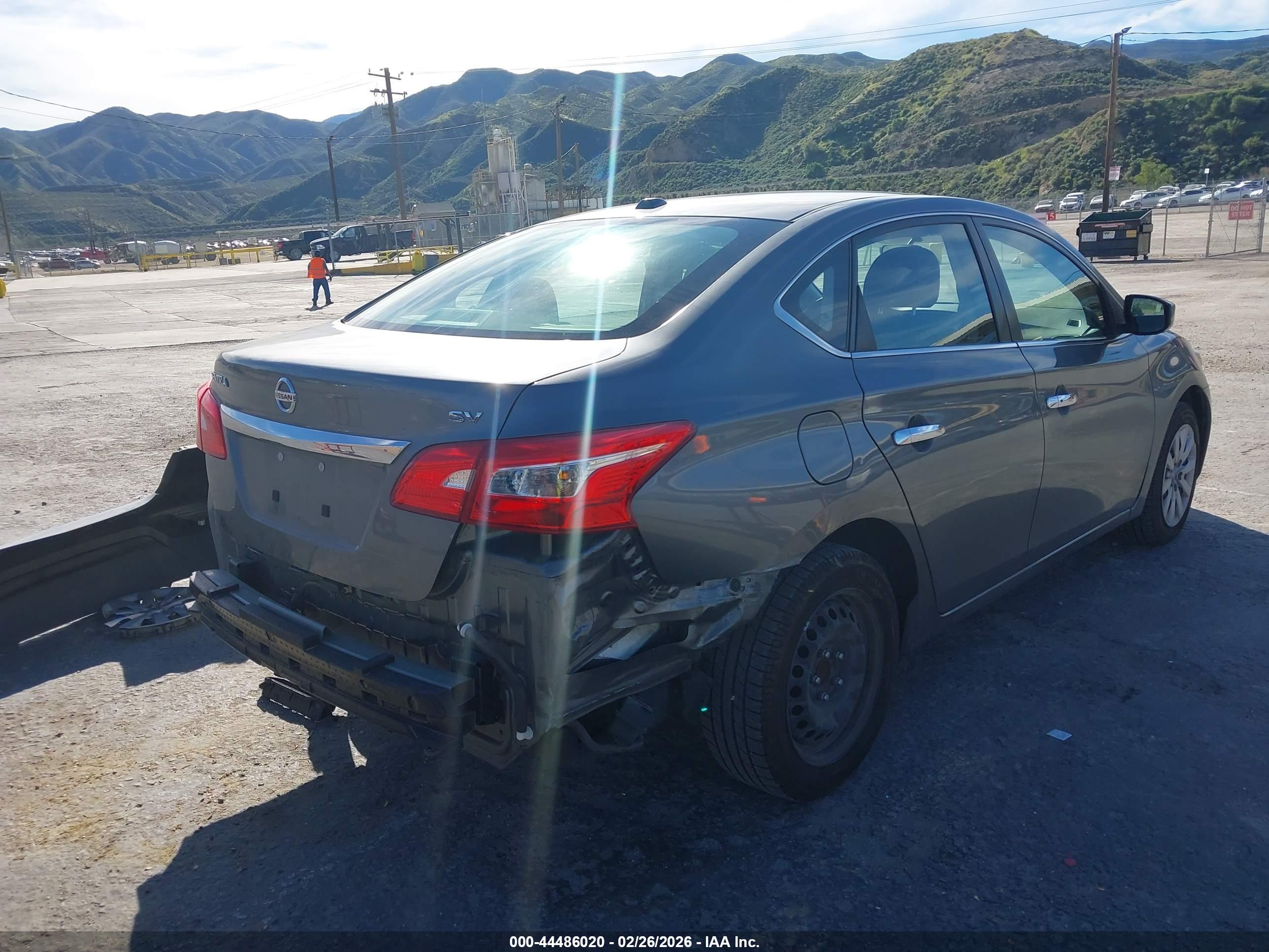 NISSAN SENTRA image 4