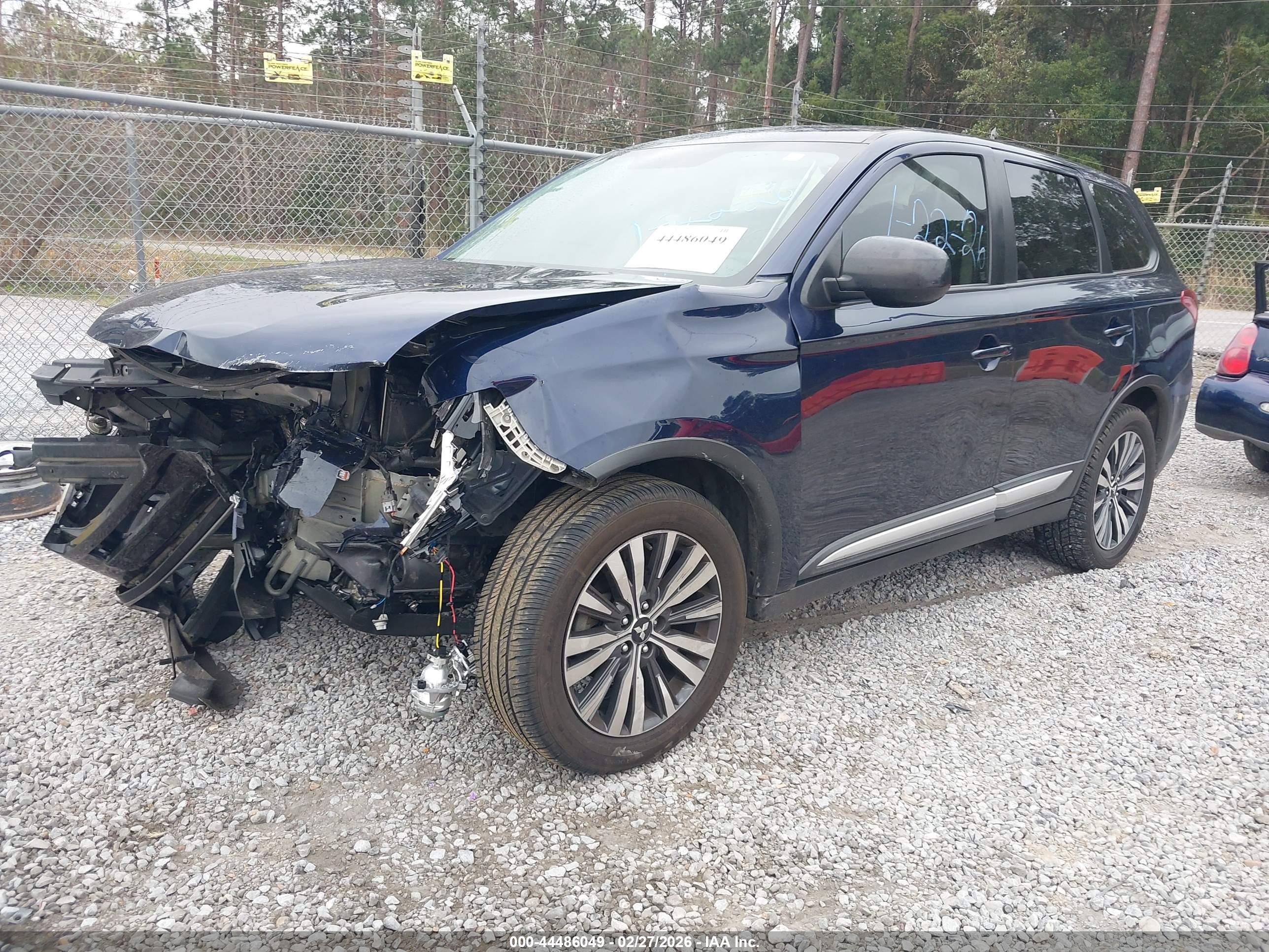 MITSUBISHI OUTLANDER image 2