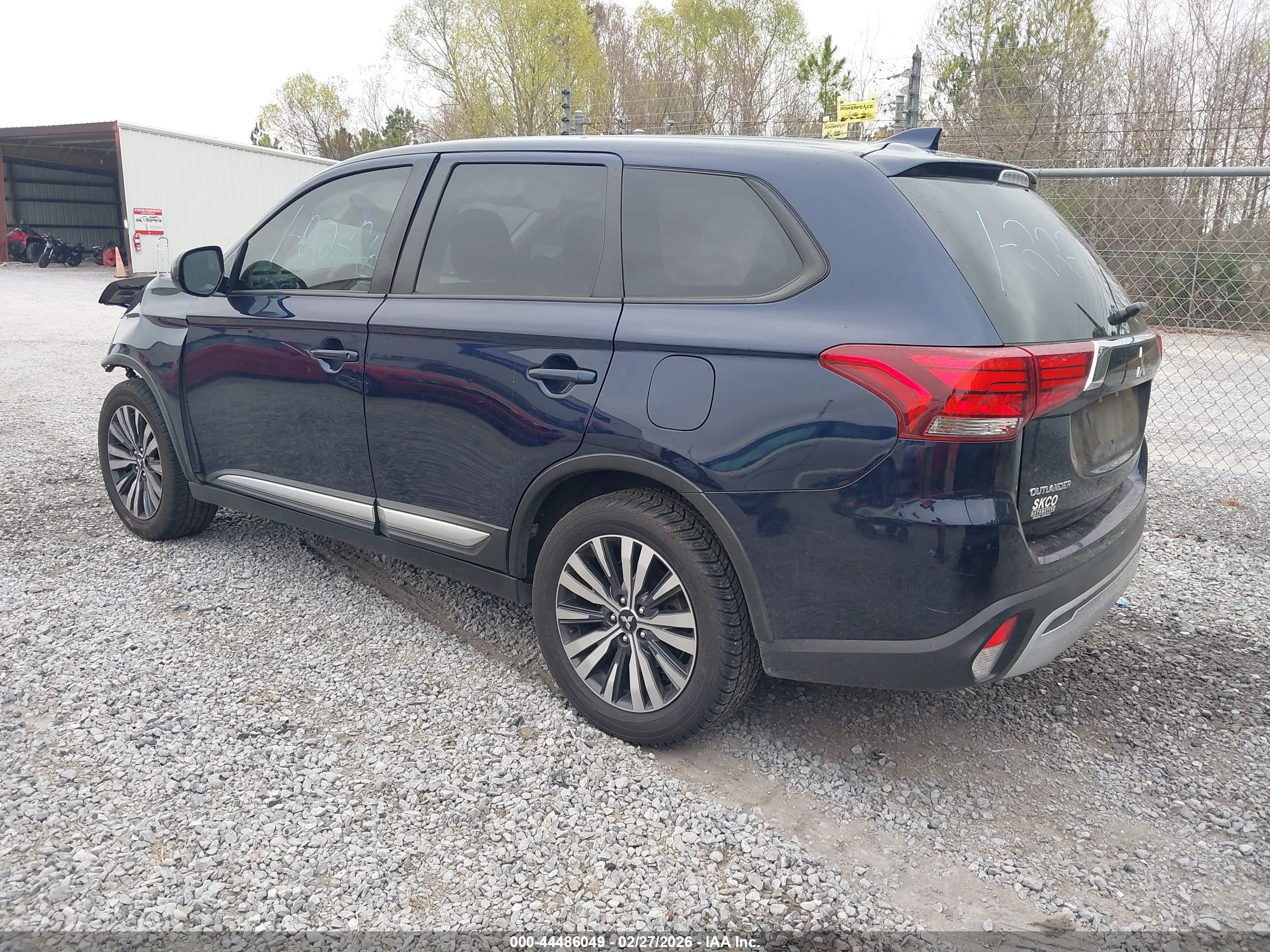 MITSUBISHI OUTLANDER image 3
