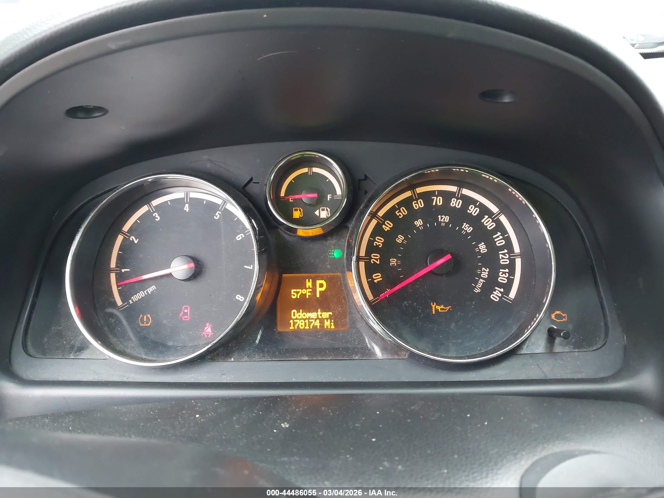 SATURN VUE image 7