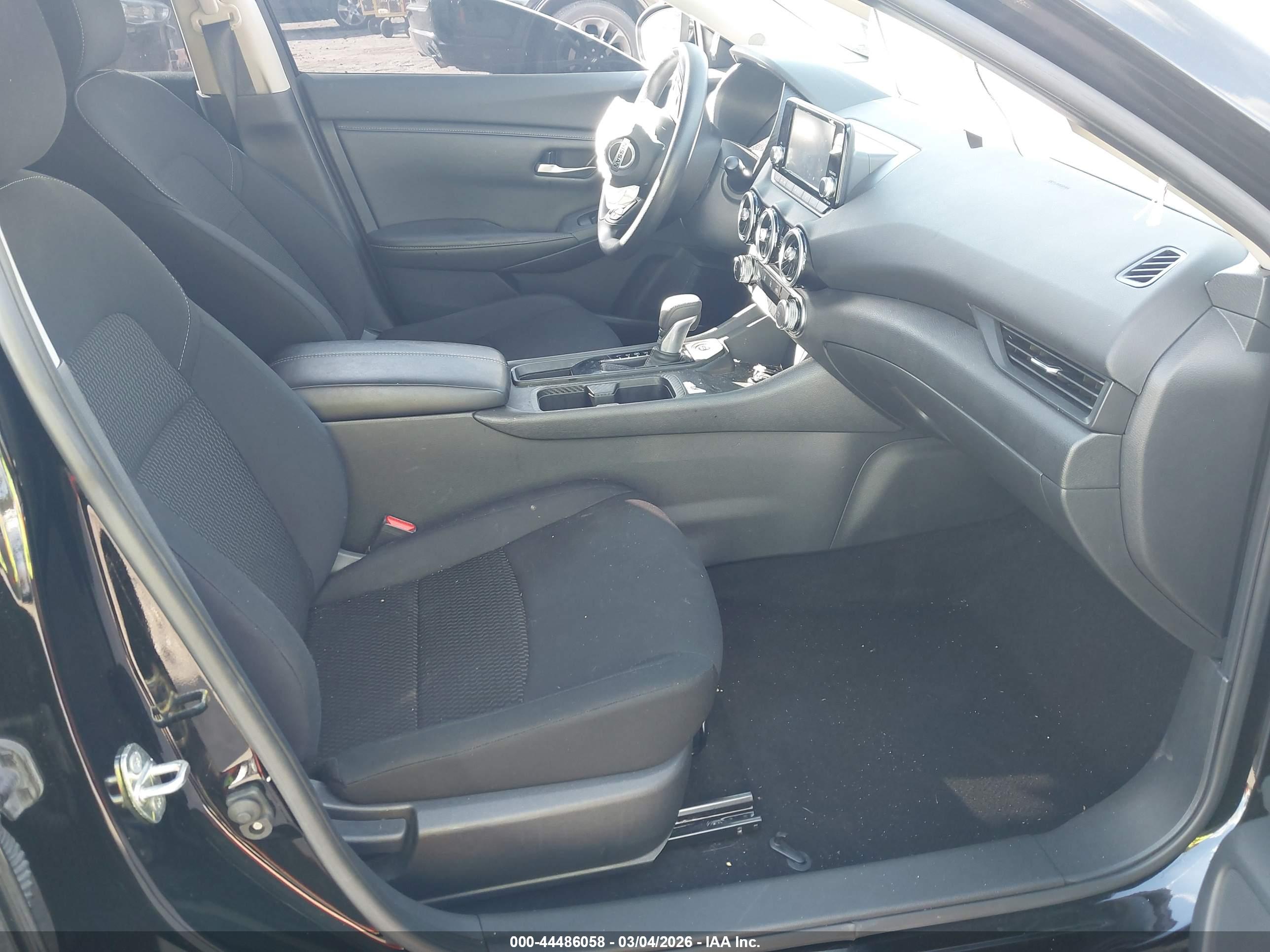NISSAN SENTRA image 5