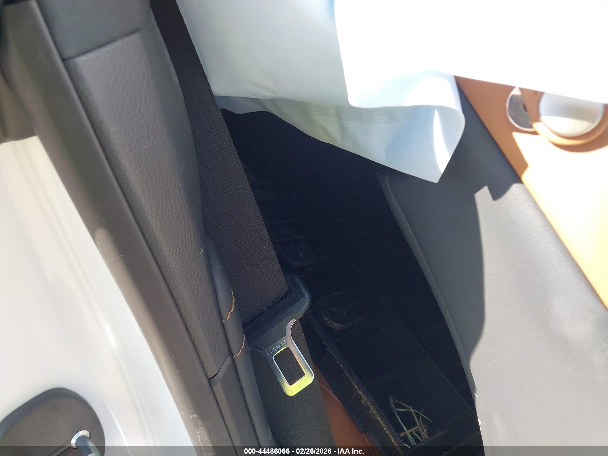 LEXUS RC image 8