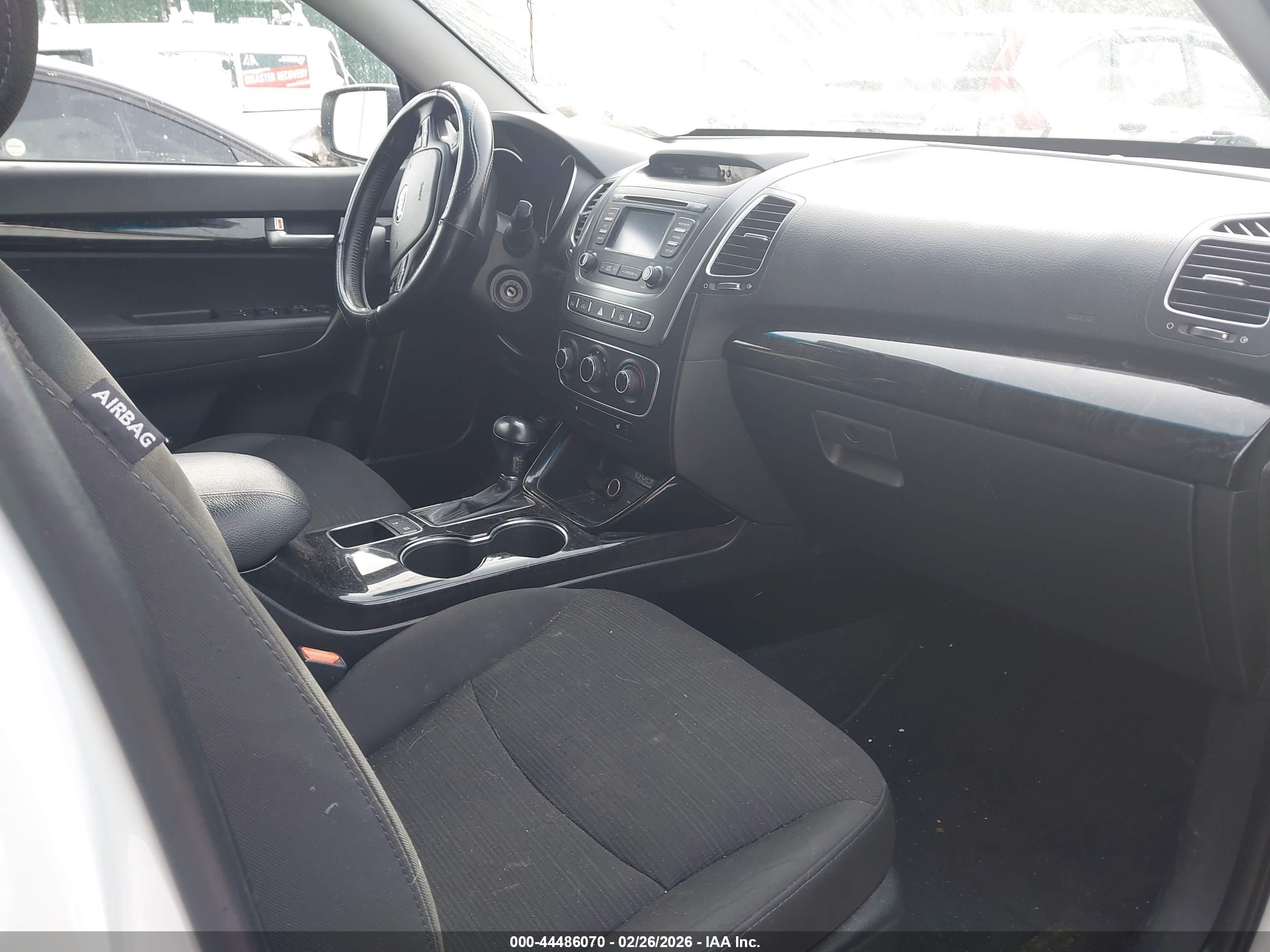 KIA SORENTO image 5