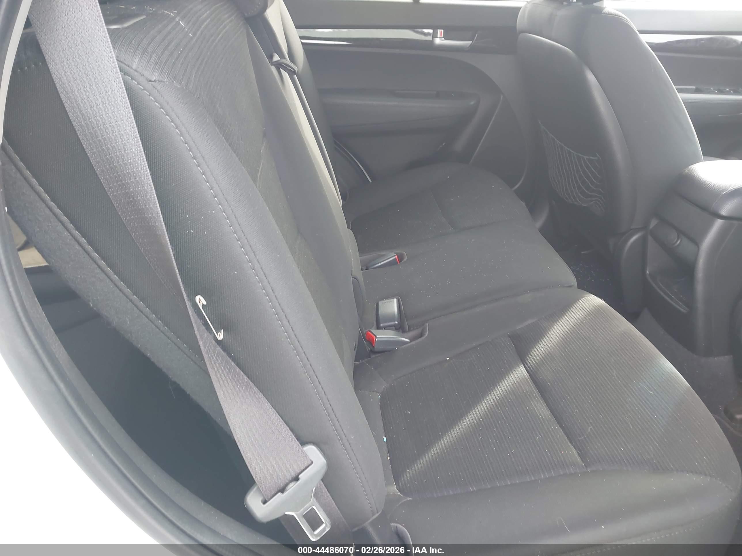 KIA SORENTO image 8