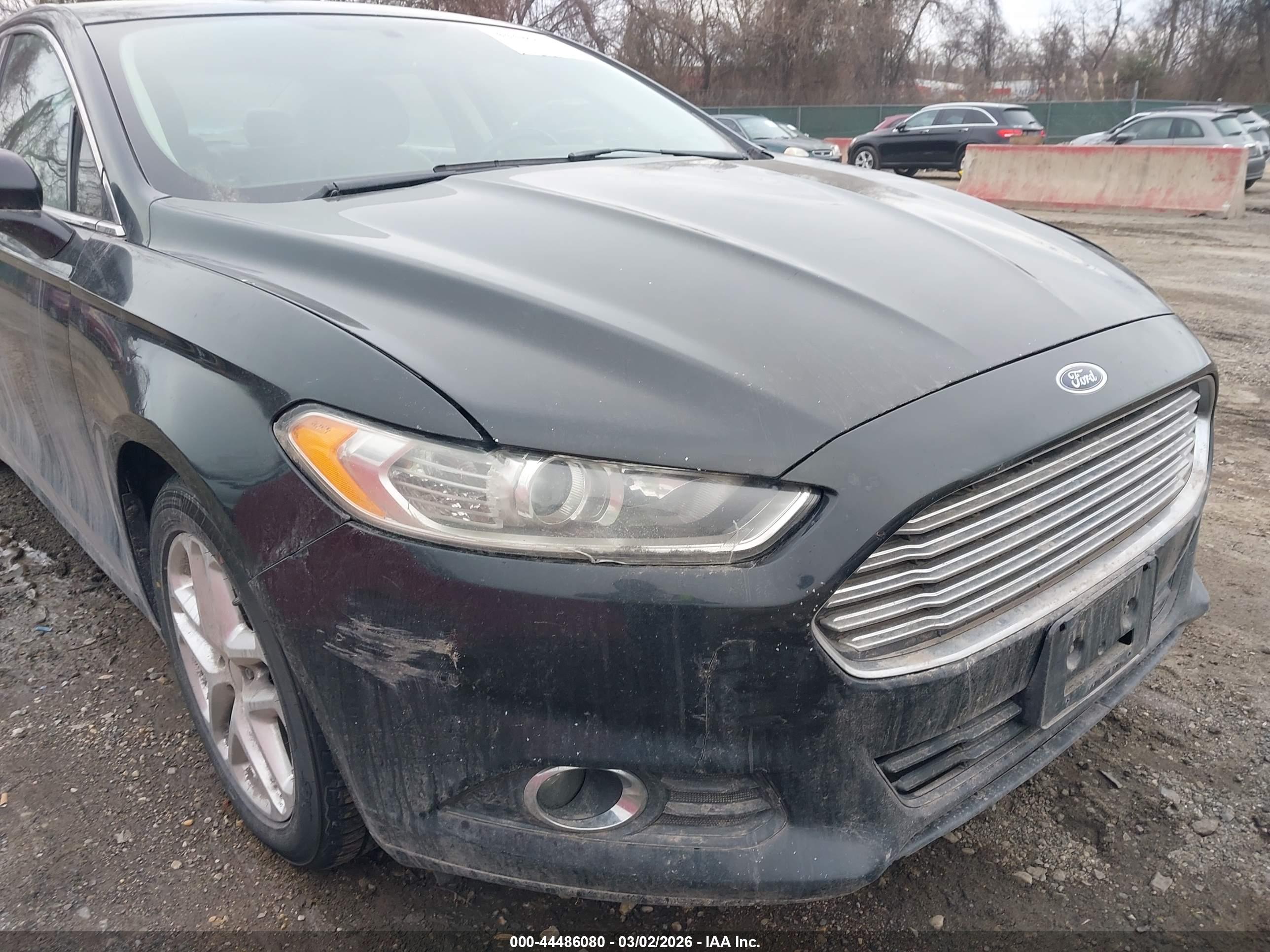 FORD FUSION image 6