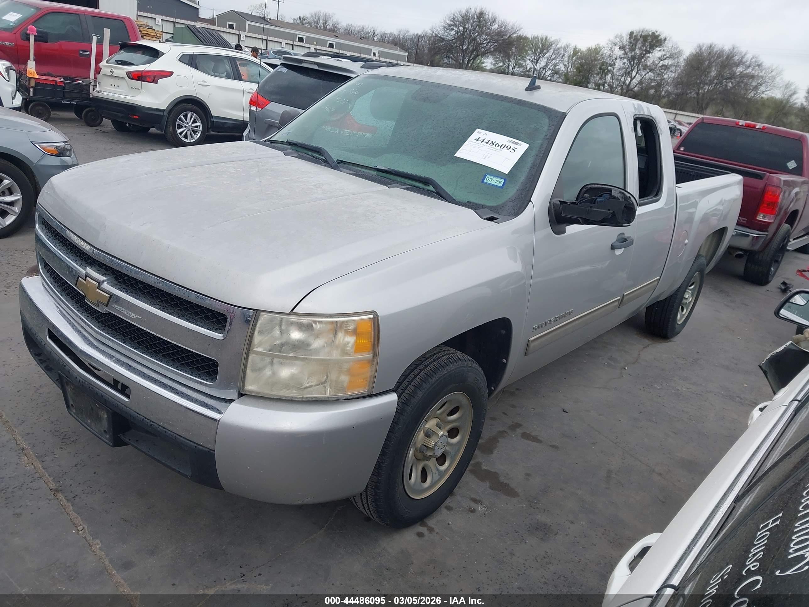 CHEVROLET SILVERADO image 2