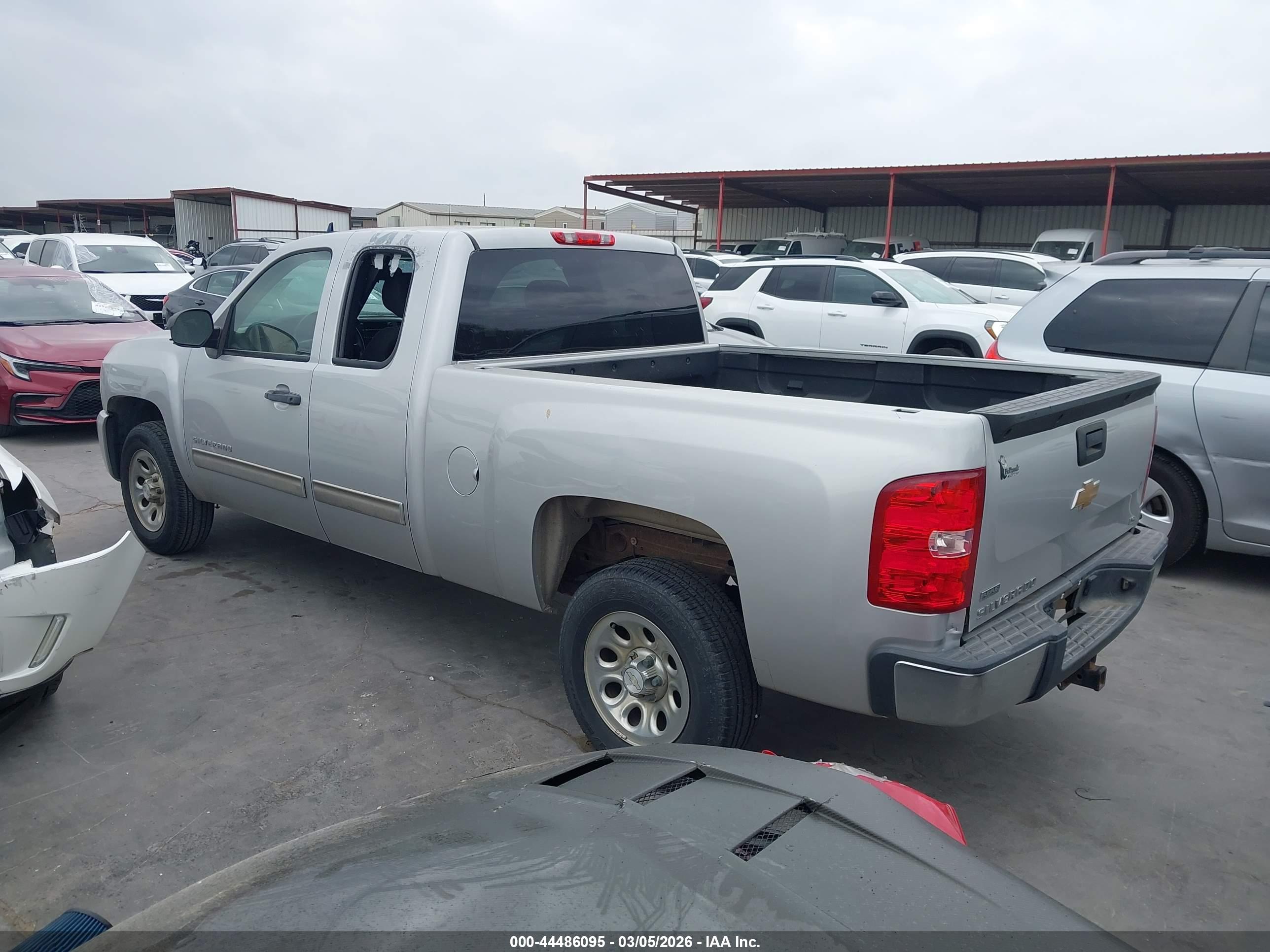 CHEVROLET SILVERADO image 3