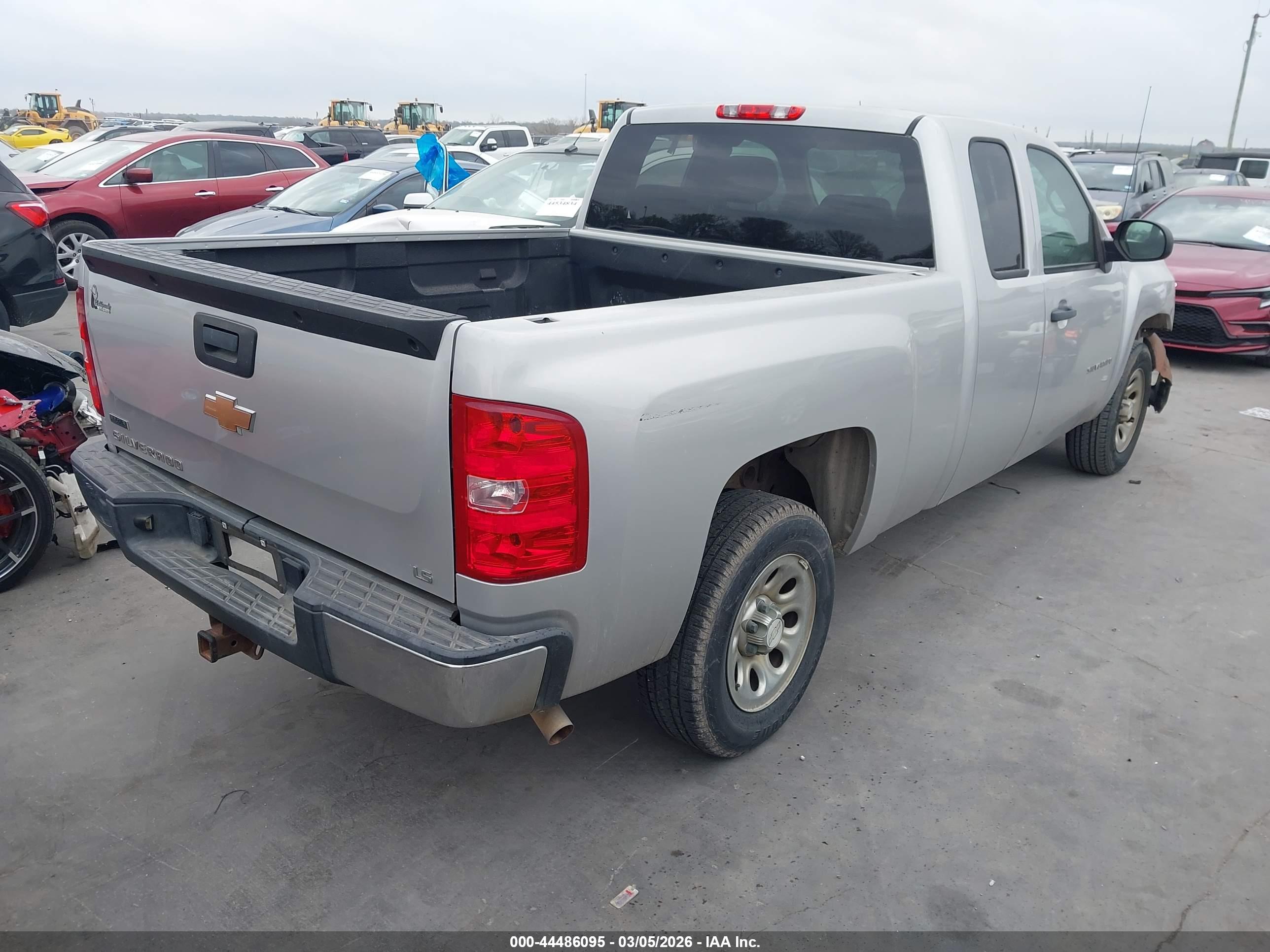 CHEVROLET SILVERADO image 4