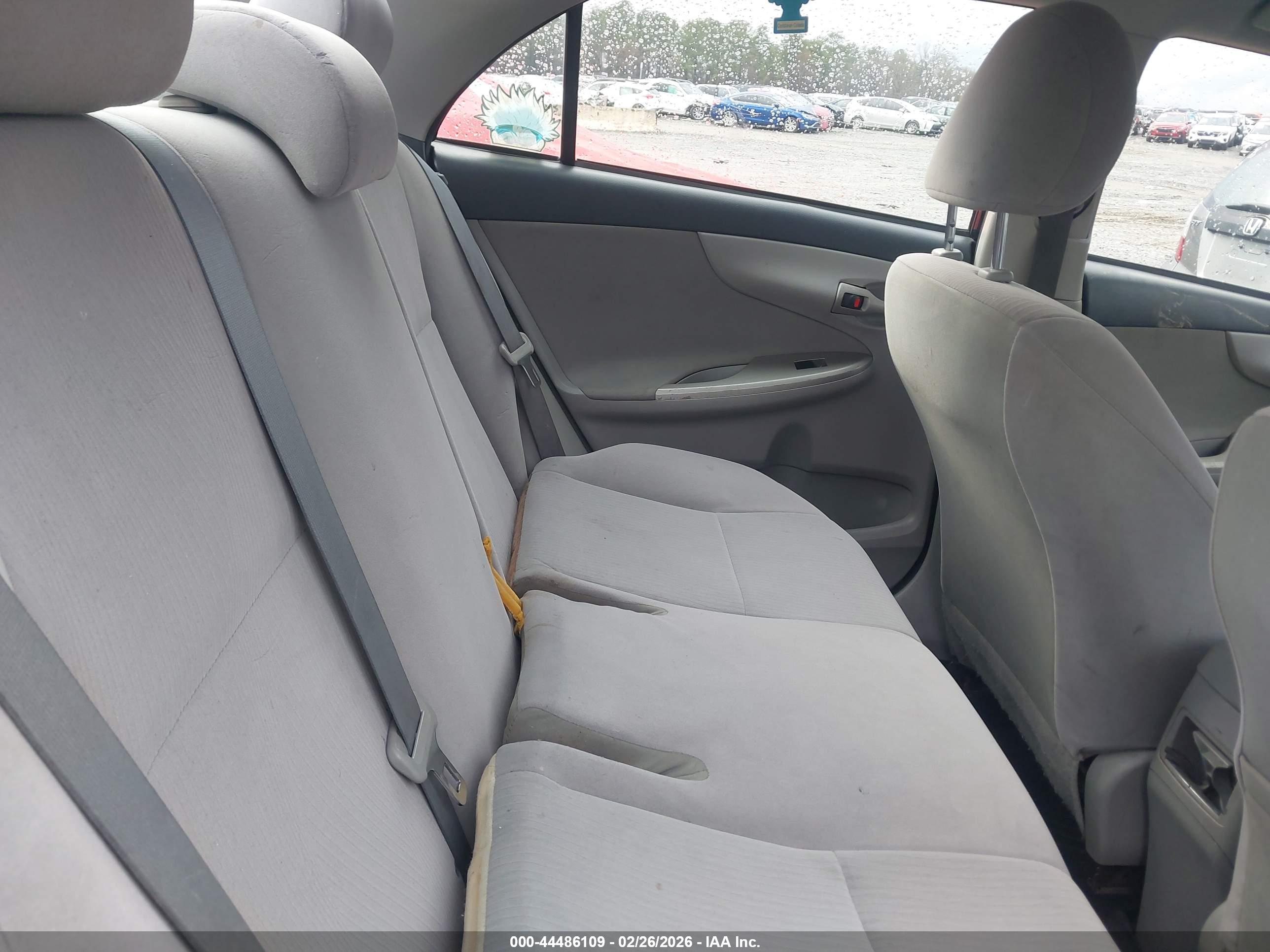 TOYOTA COROLLA image 8
