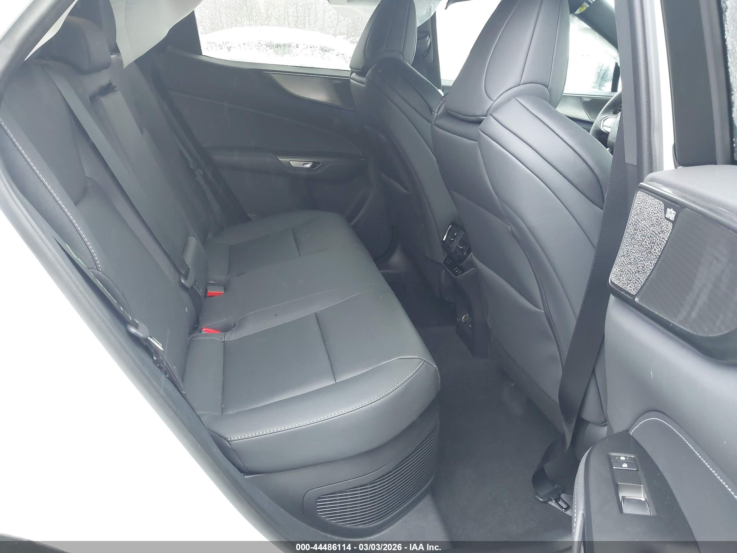 LEXUS NX image 8
