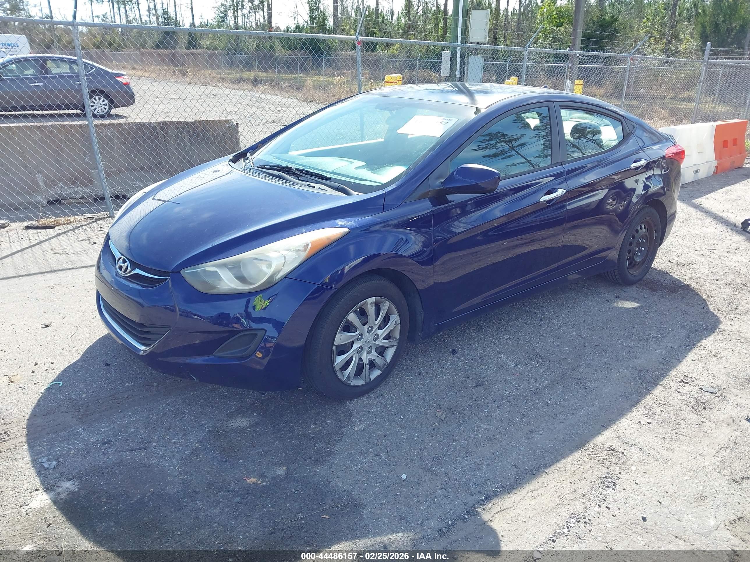 HYUNDAI ELANTRA image 2