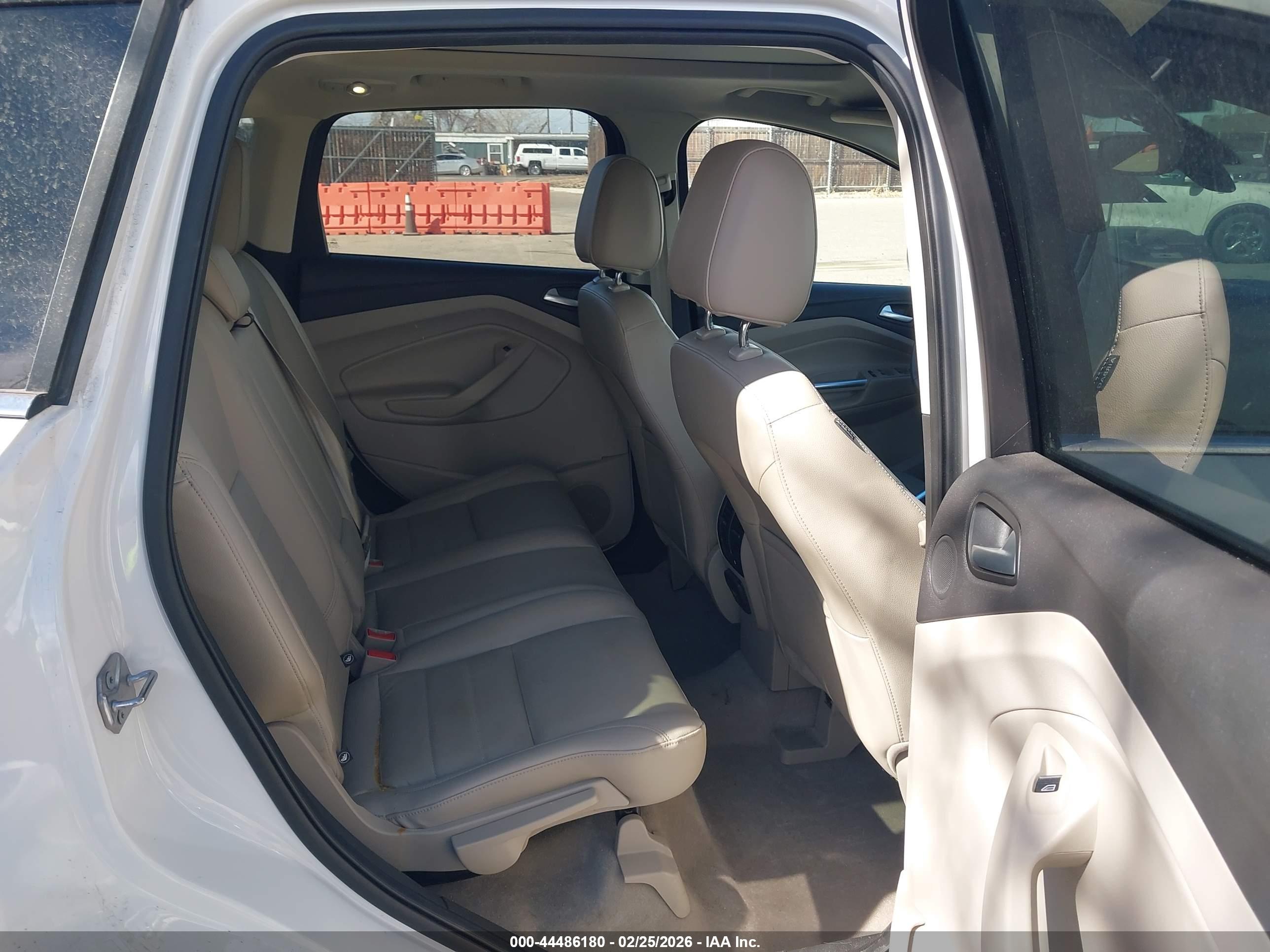 FORD ESCAPE image 8