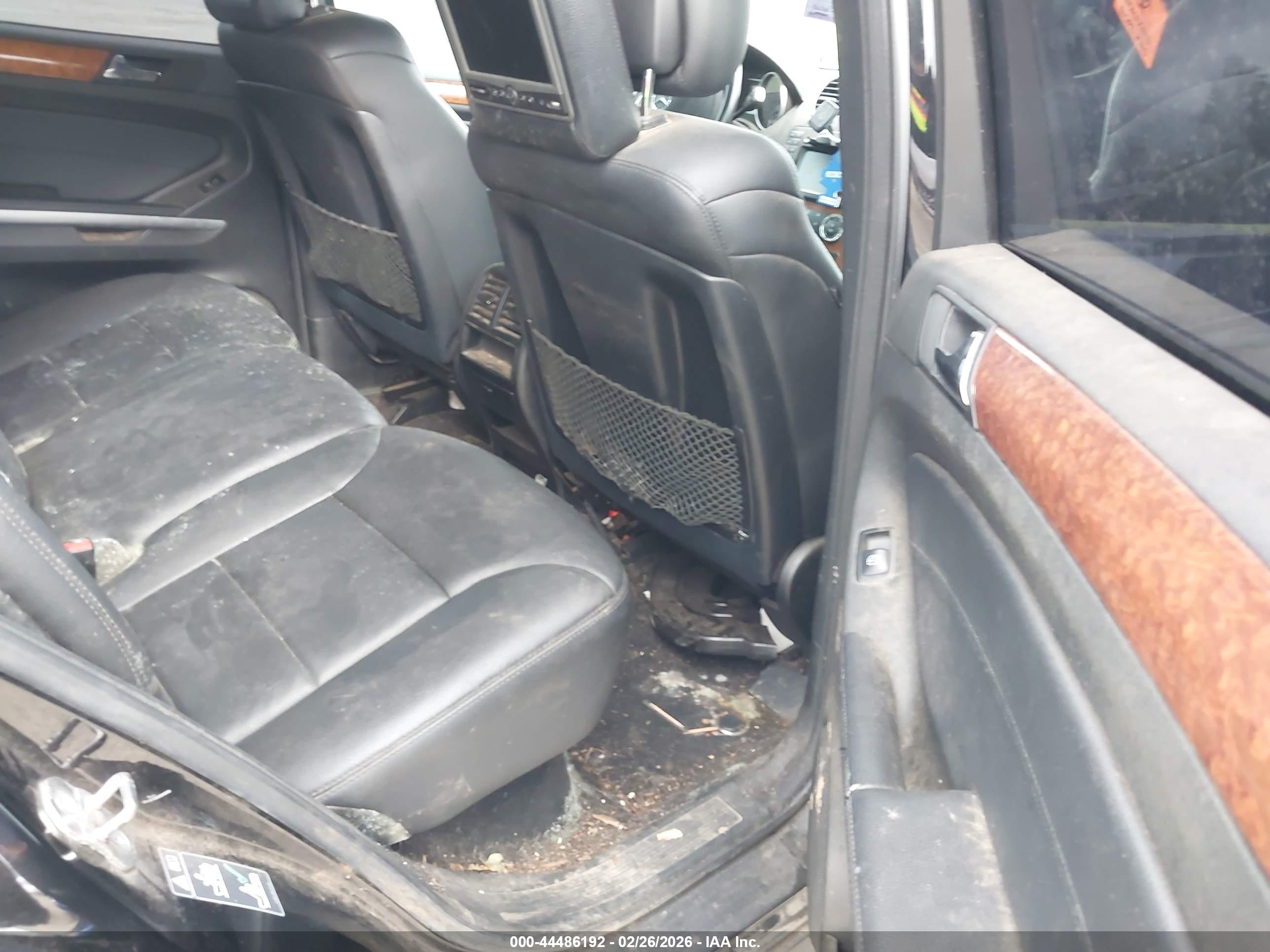MERCEDES-BENZ ML image 8
