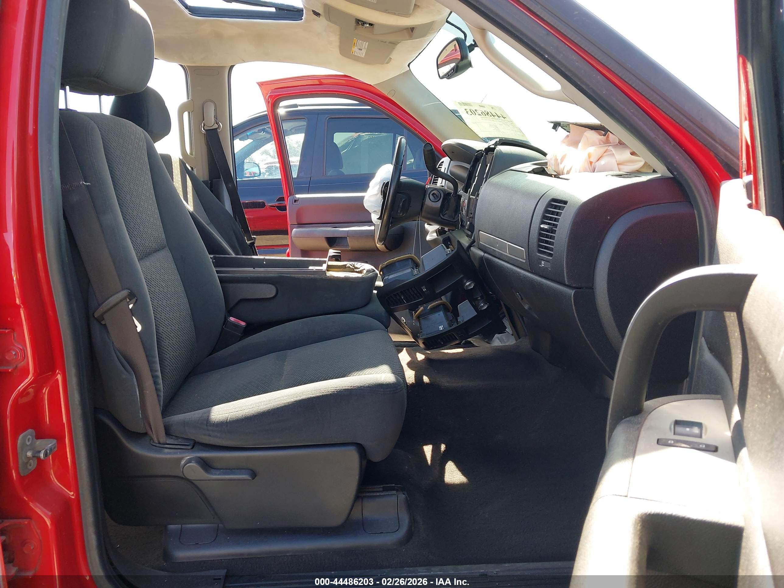 CHEVROLET SILVERADO image 5