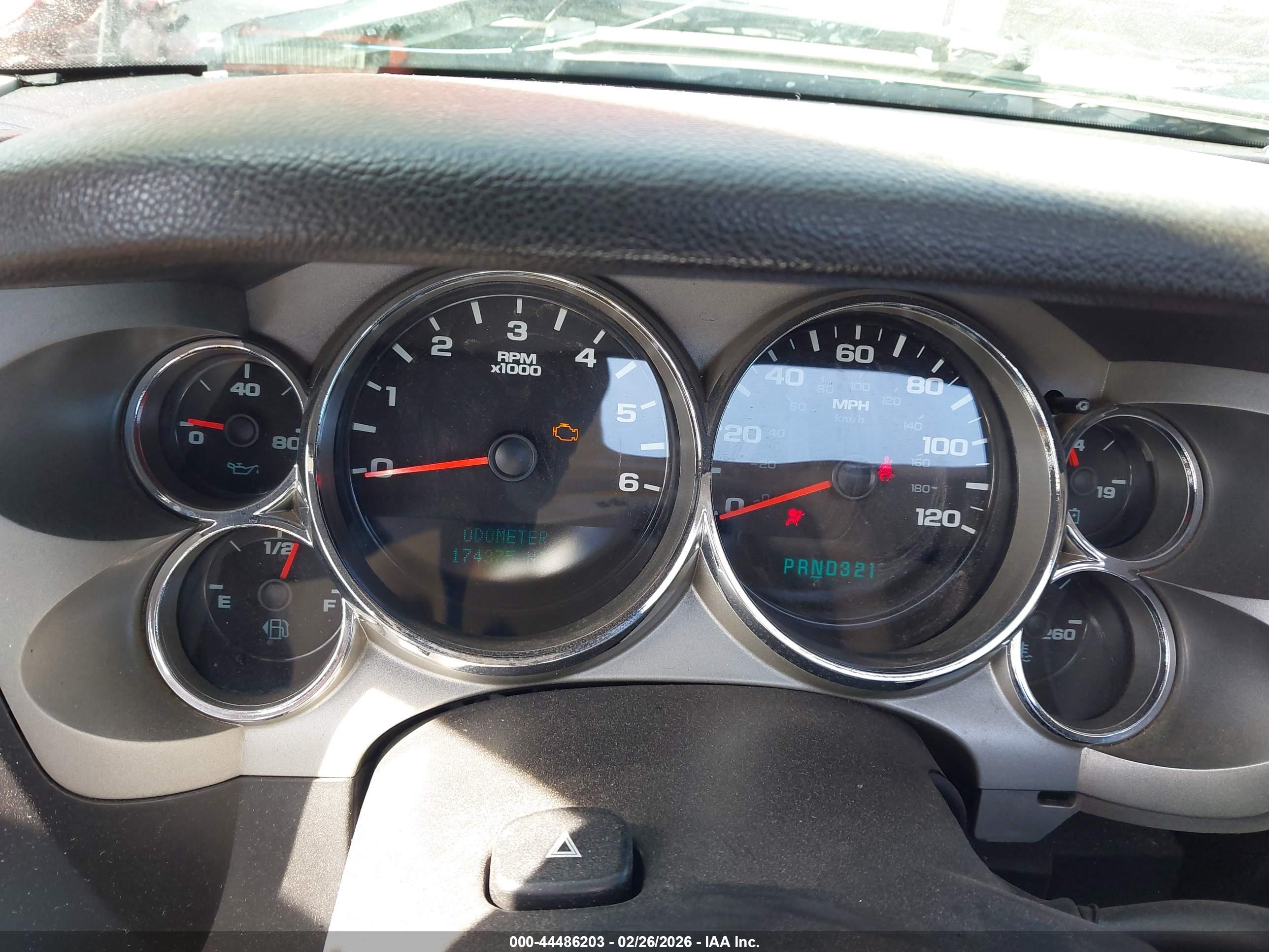 CHEVROLET SILVERADO image 7