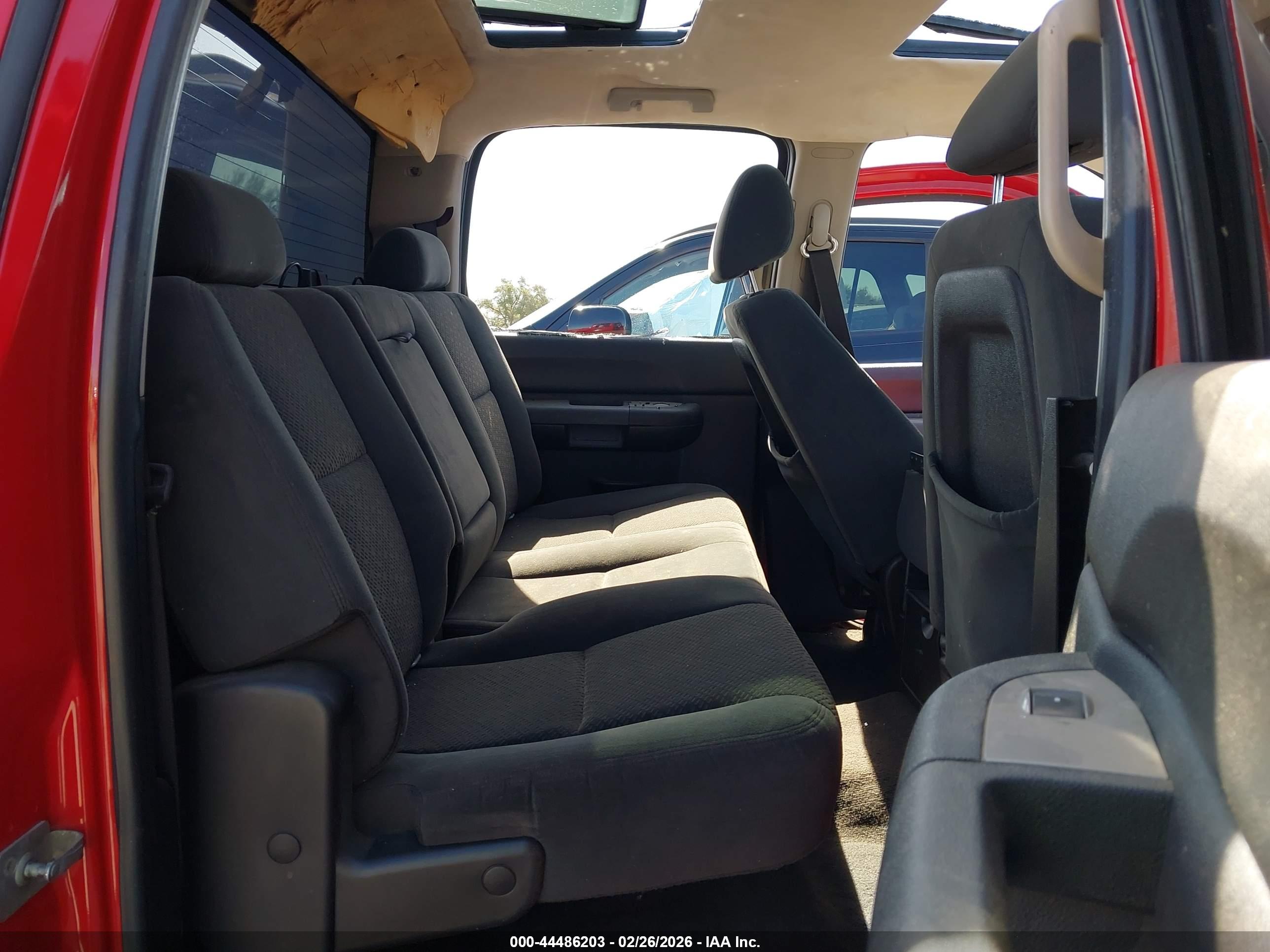 CHEVROLET SILVERADO image 8