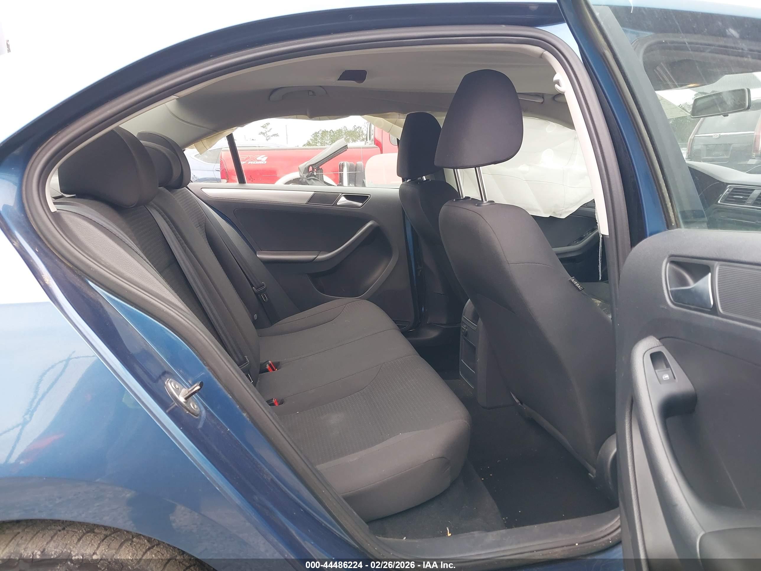 VOLKSWAGEN JETTA image 8