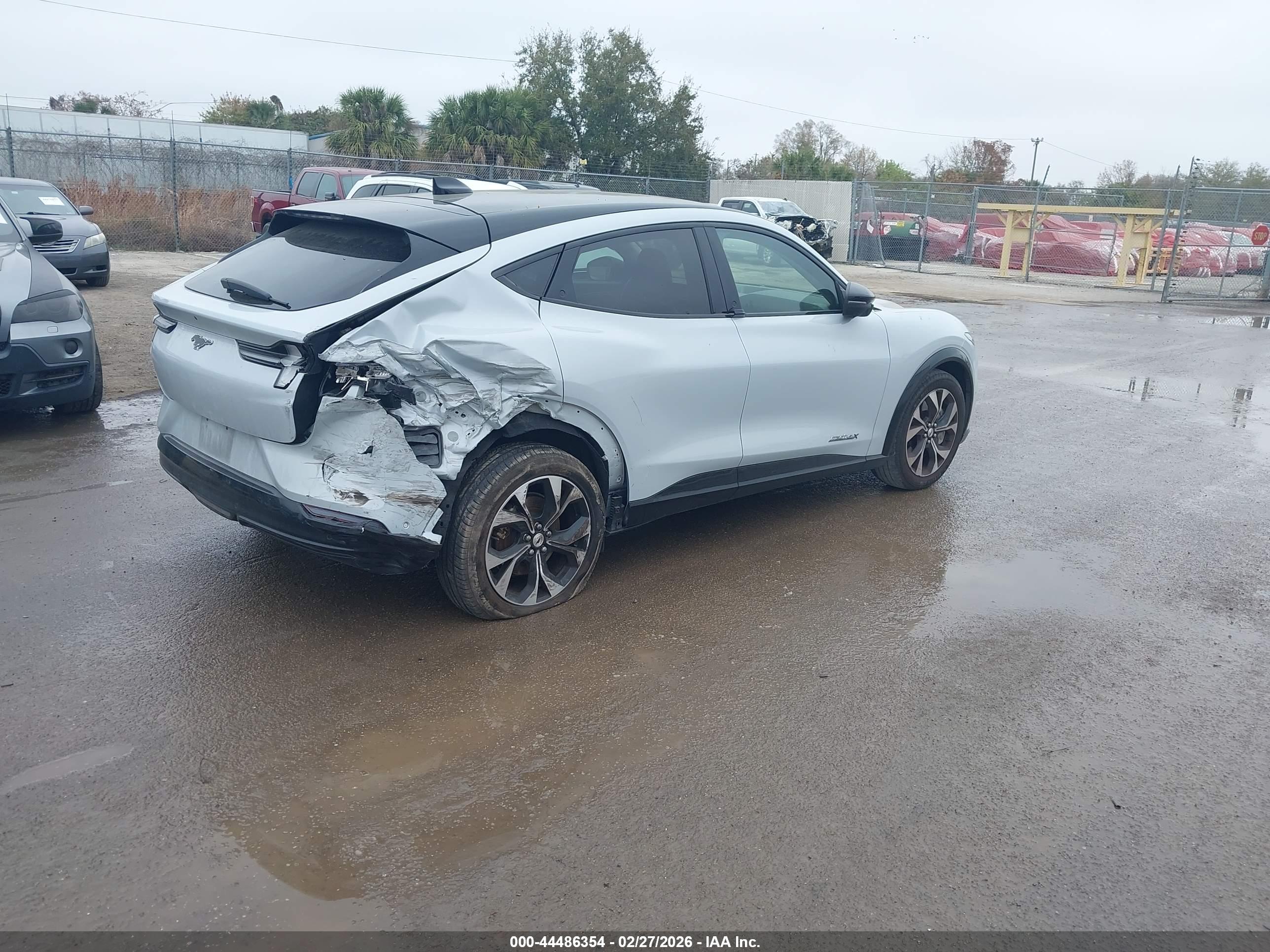 FORD MUSTANG image 4