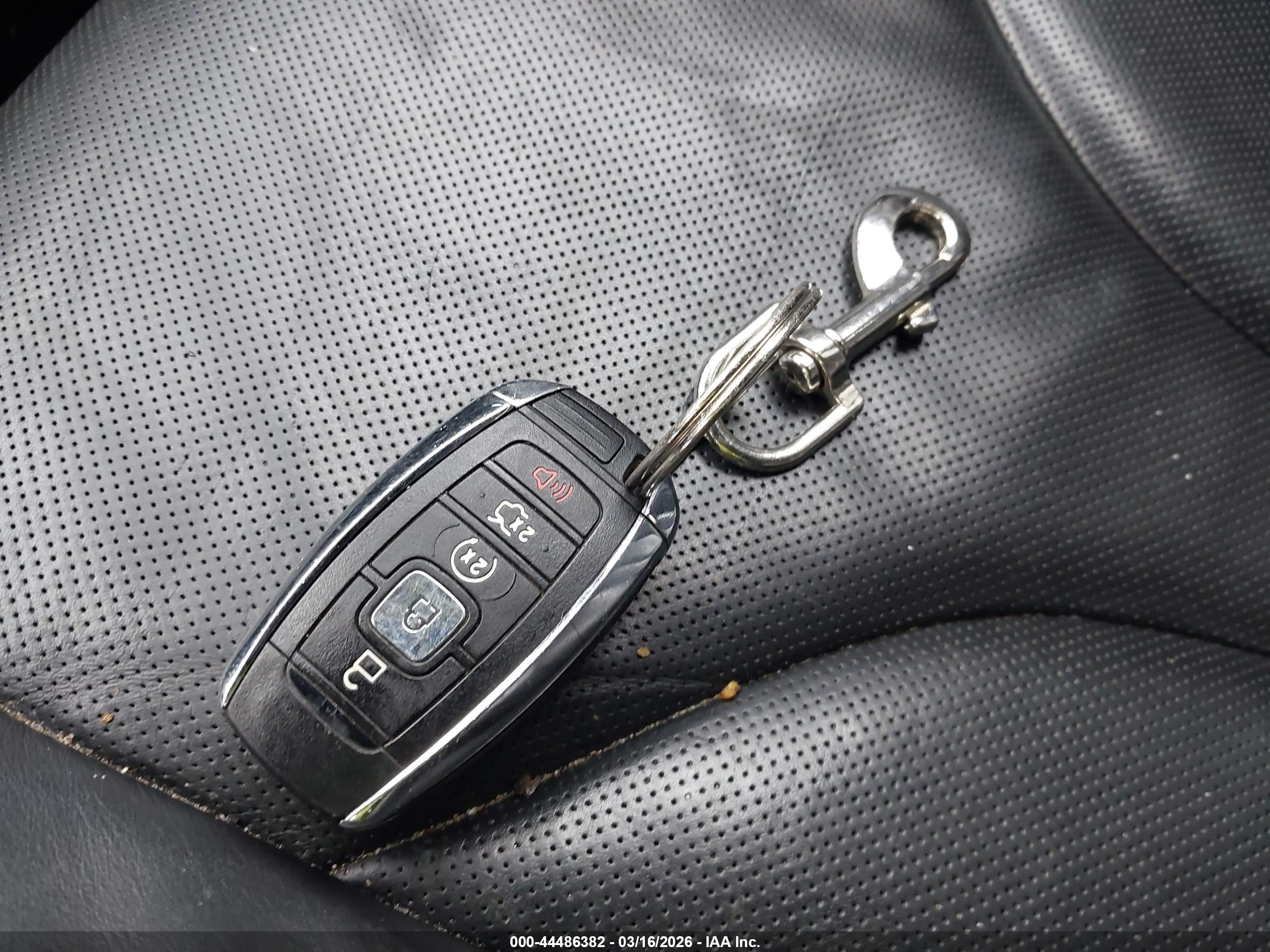 LINCOLN MKC image 11