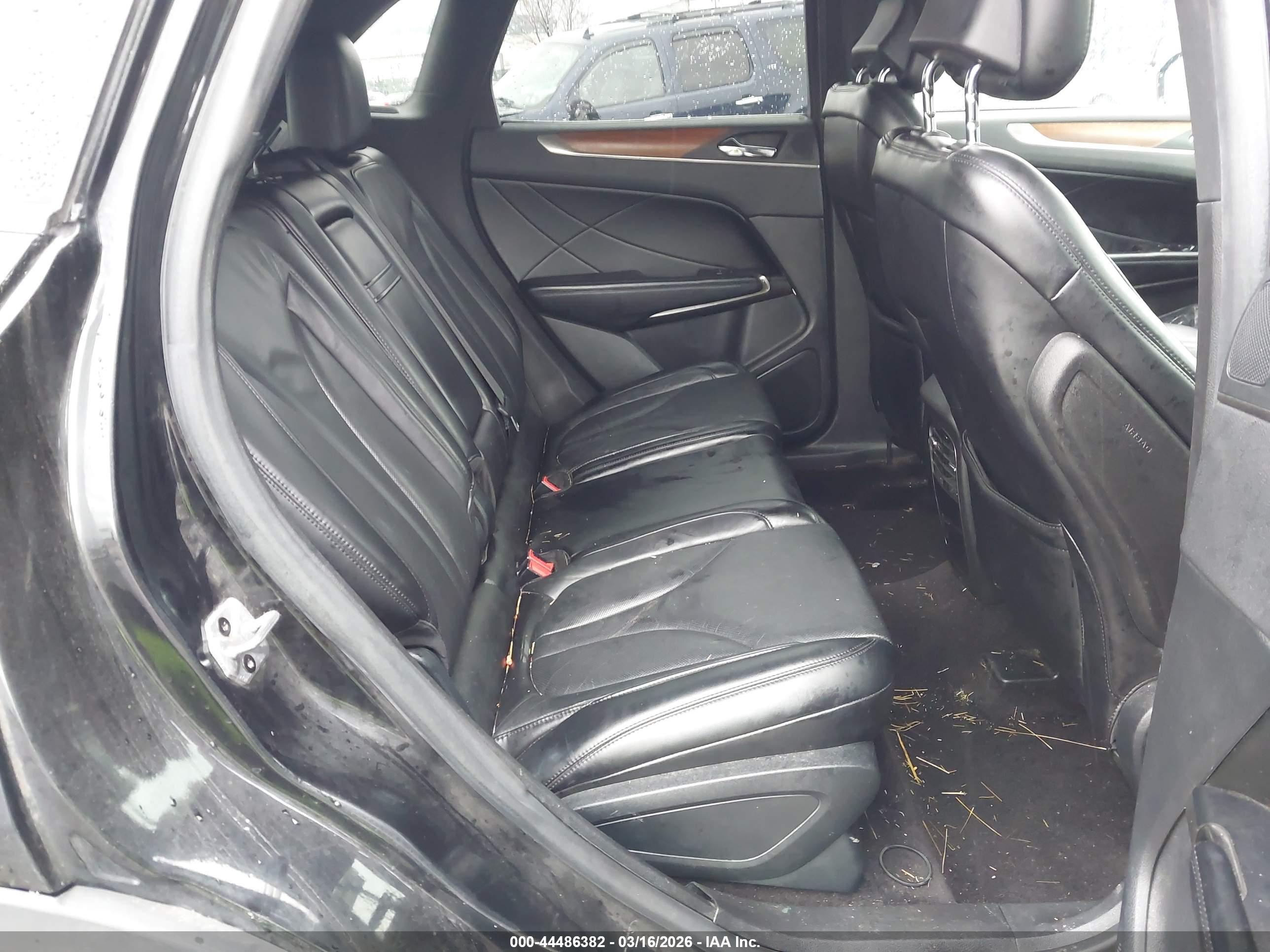 LINCOLN MKC image 8