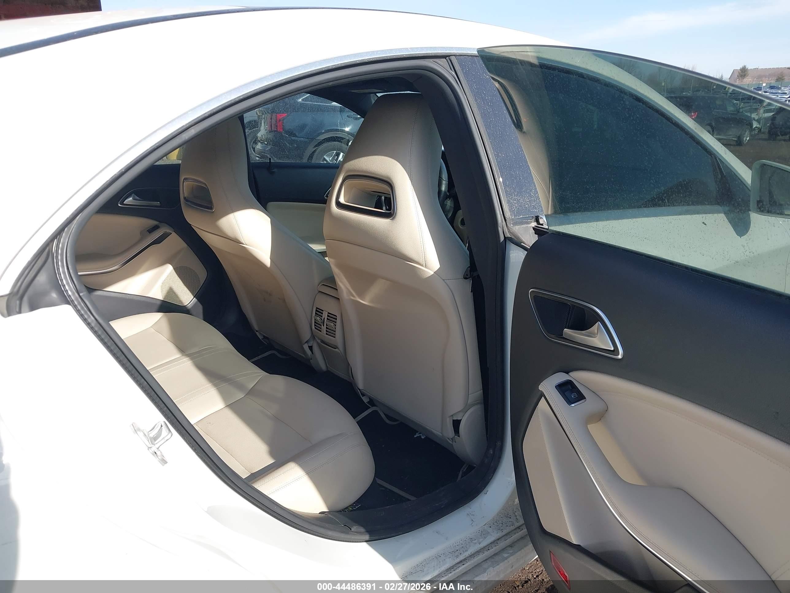 MERCEDES-BENZ CLA image 8