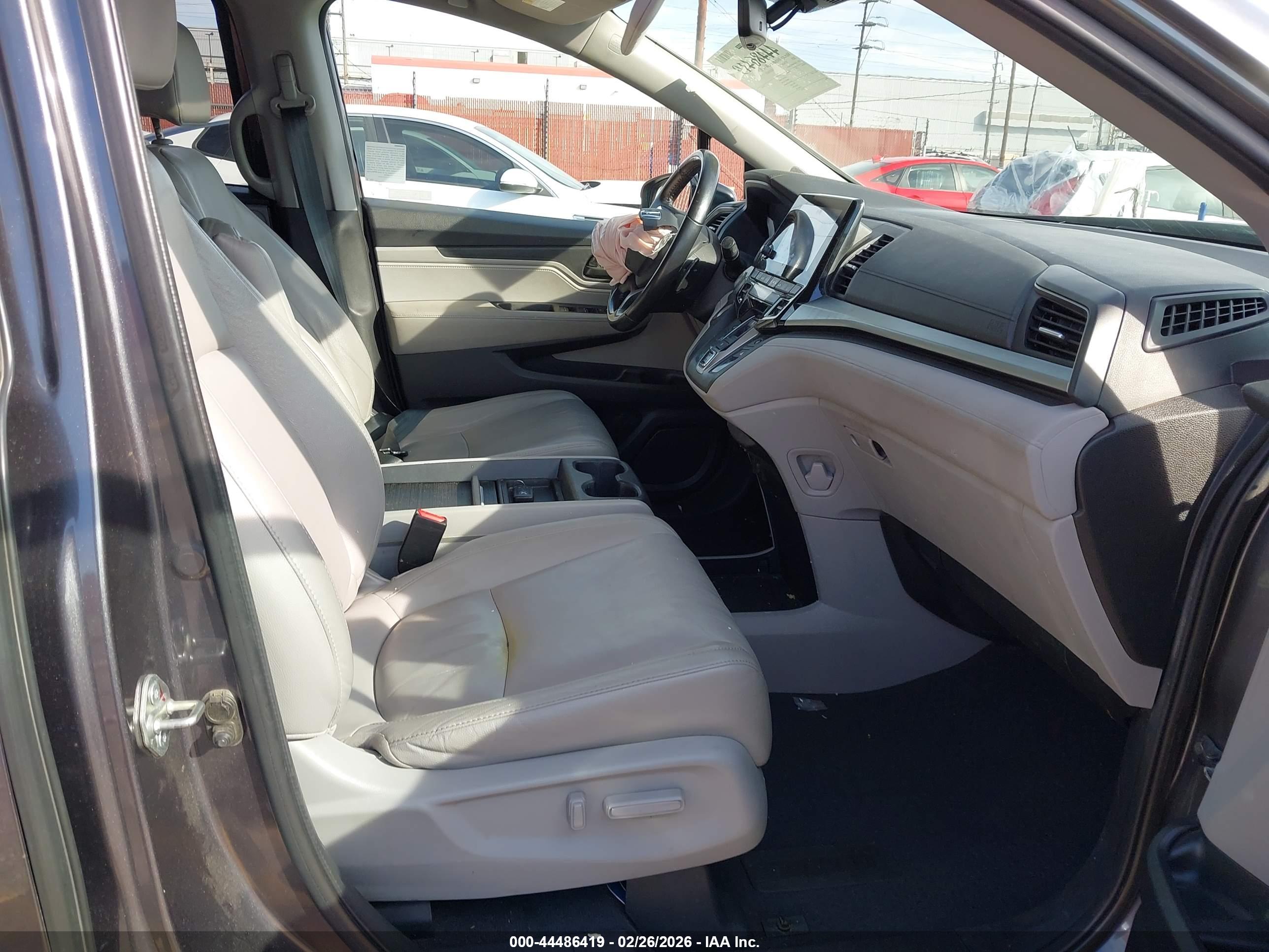 HONDA ODYSSEY image 5
