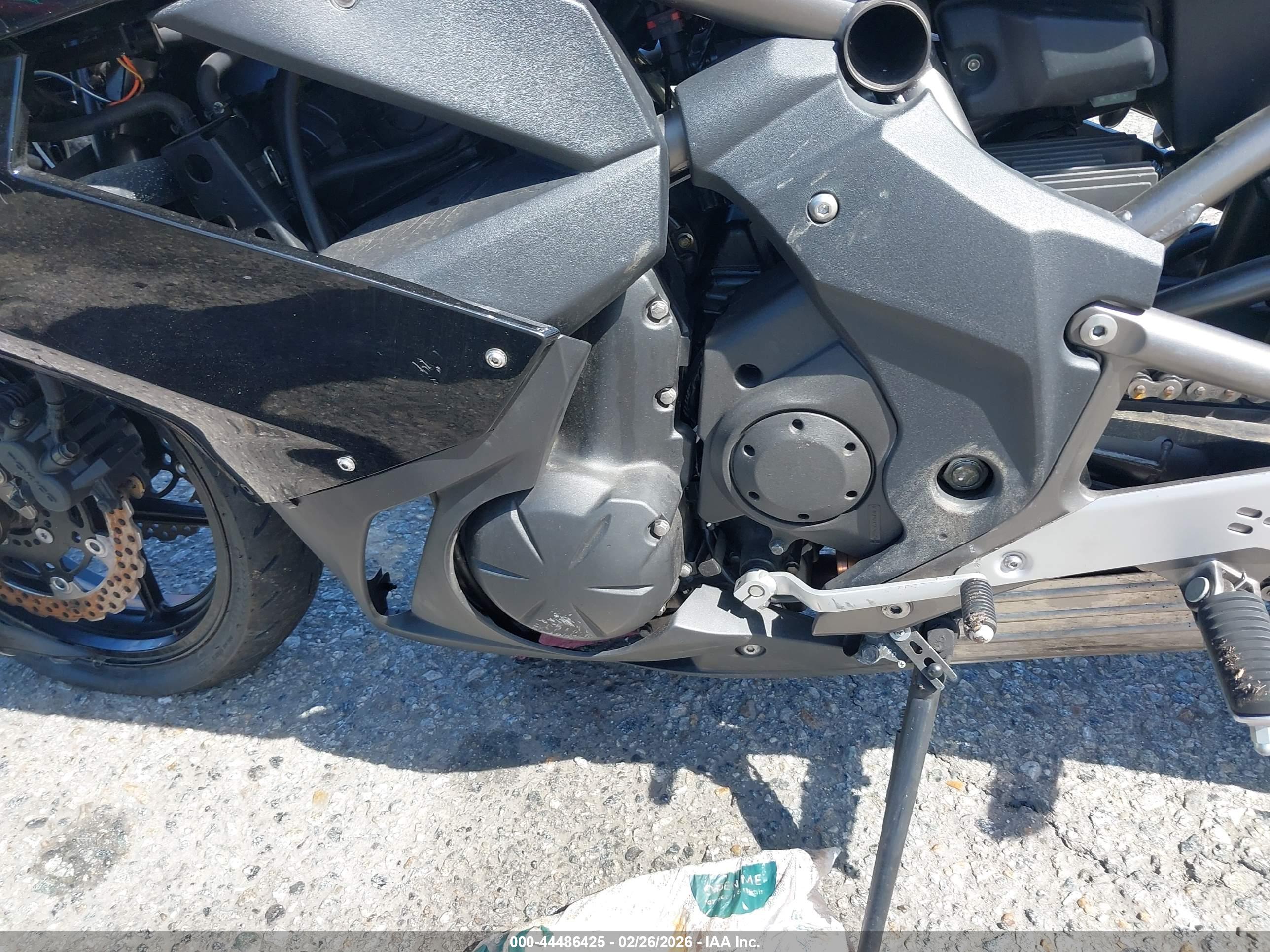 KAWASAKI EX650 image 9