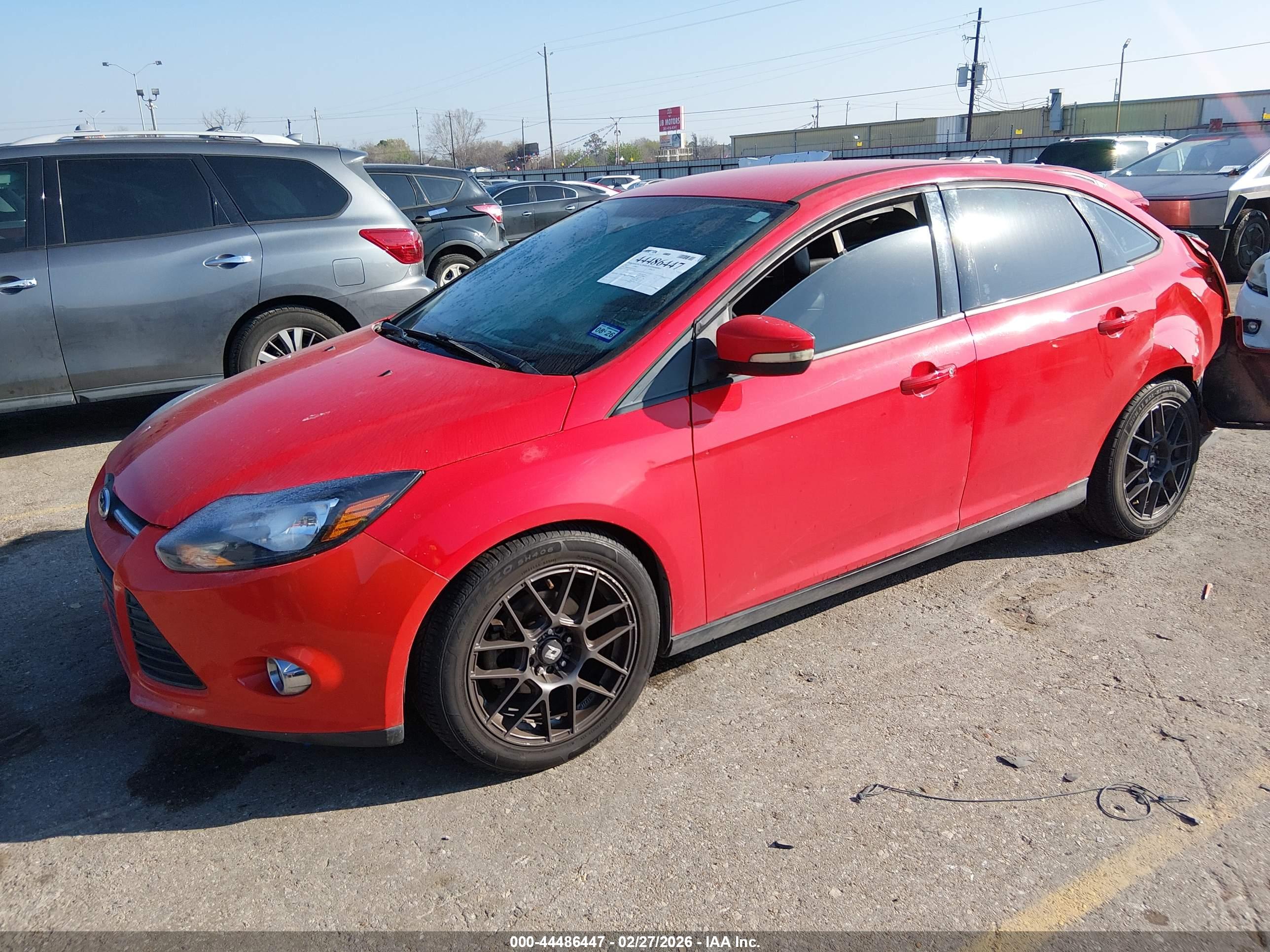 FORD FOCUS image 2