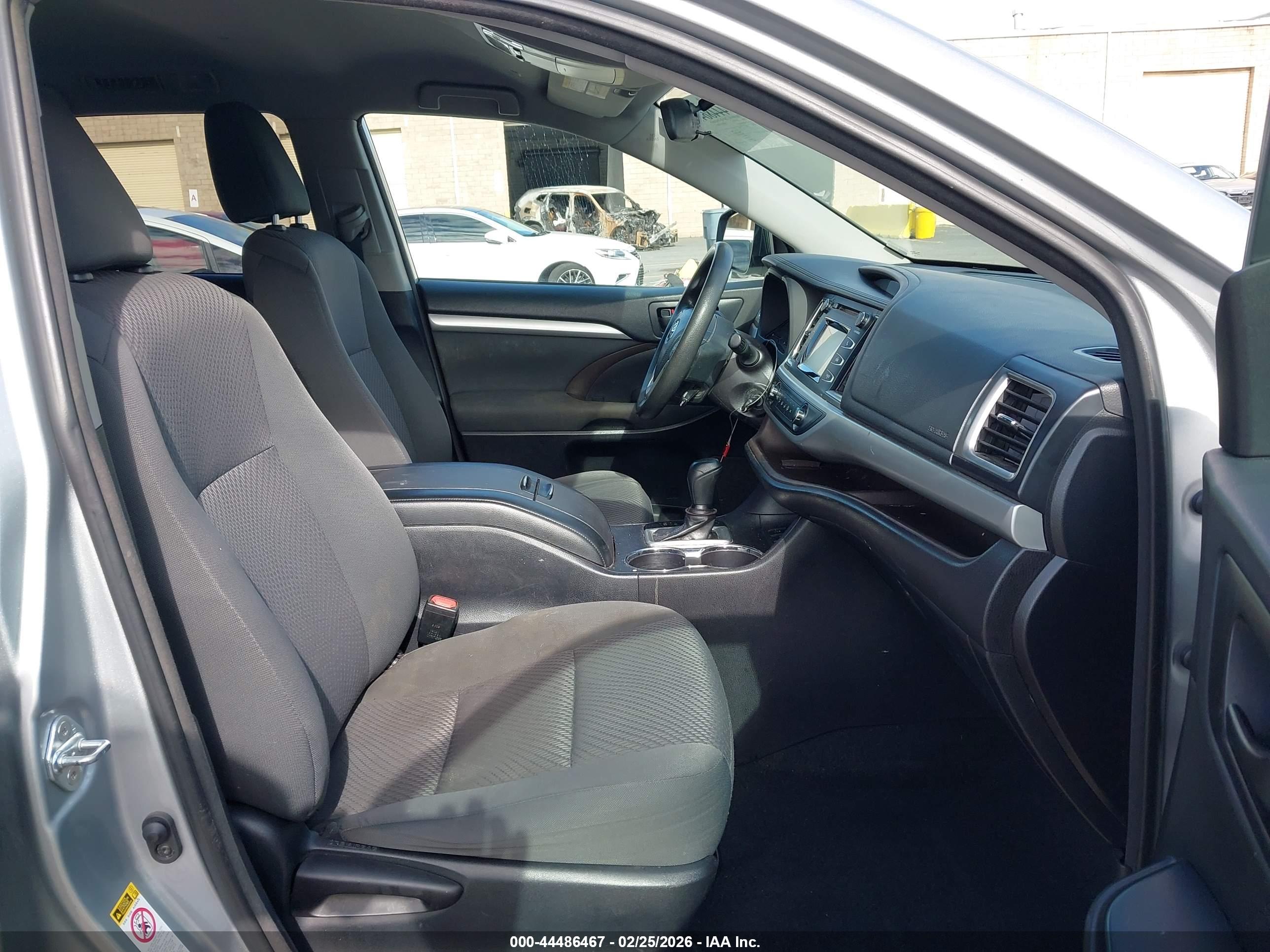 TOYOTA HIGHLANDER image 5