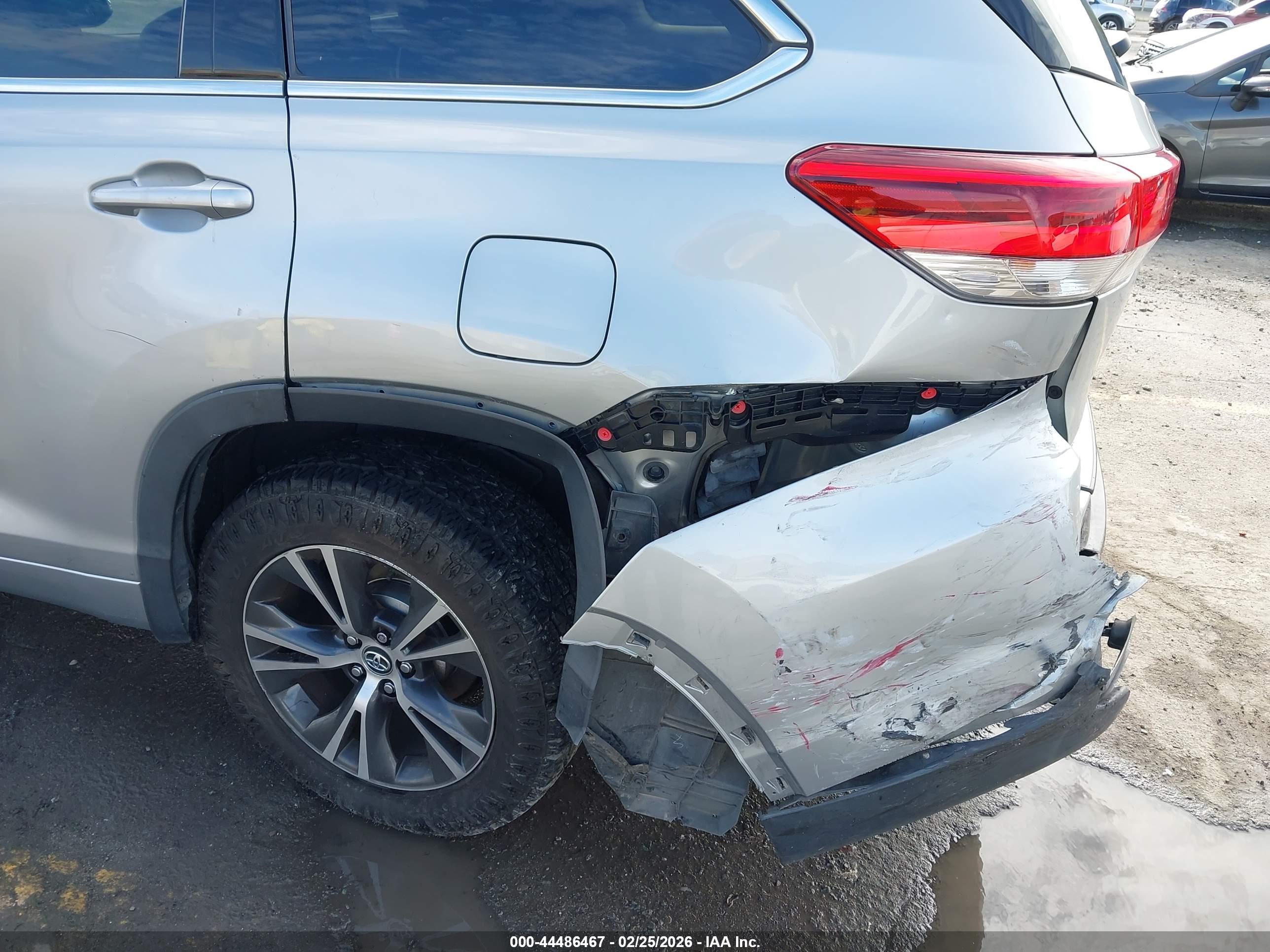 TOYOTA HIGHLANDER image 6