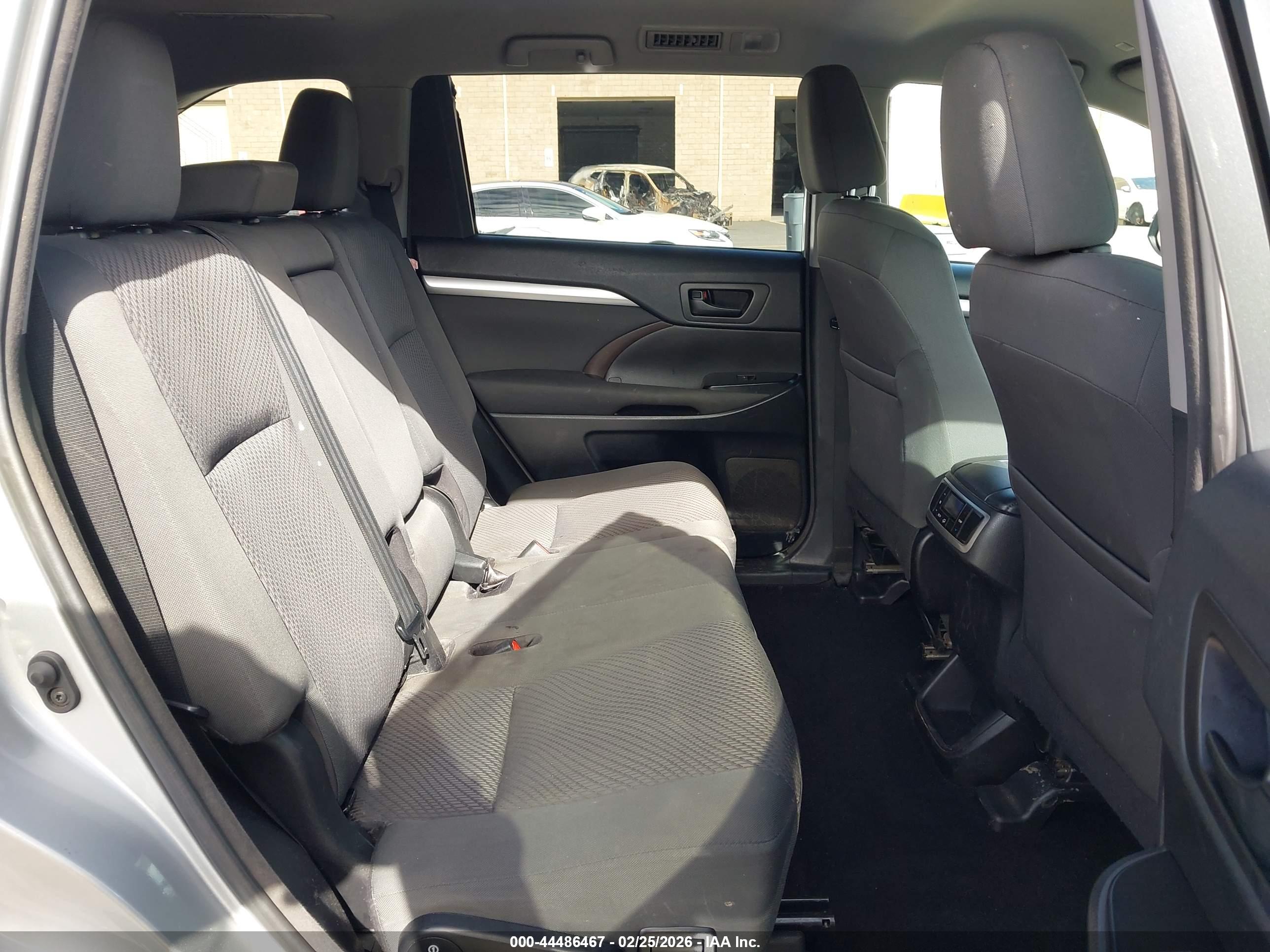 TOYOTA HIGHLANDER image 8