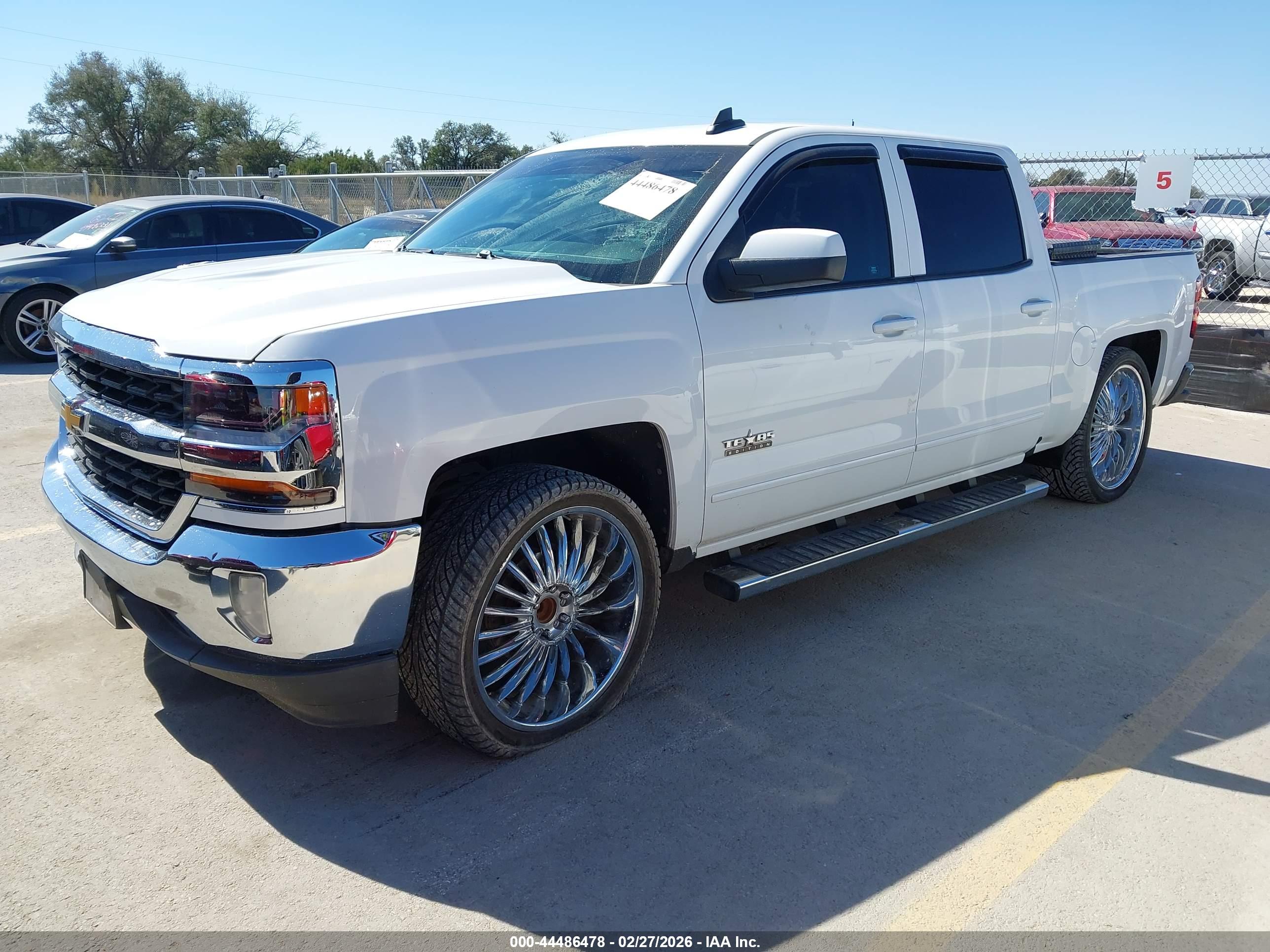 CHEVROLET SILVERADO image 2