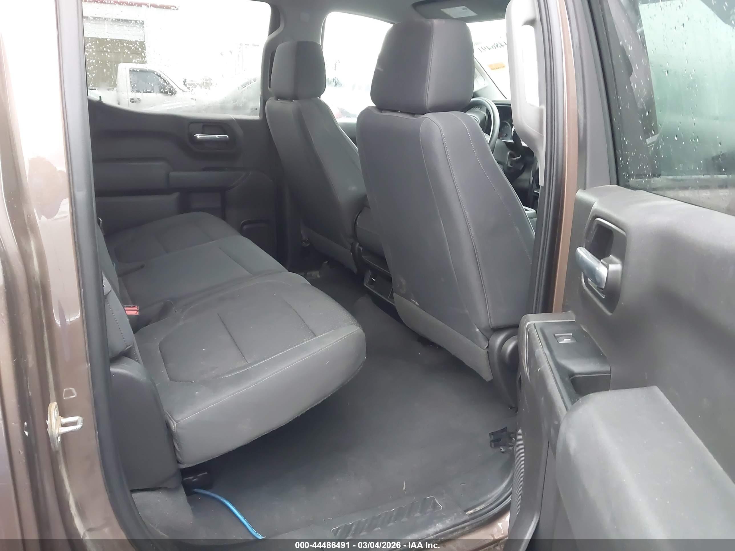 CHEVROLET SILVERADO image 8