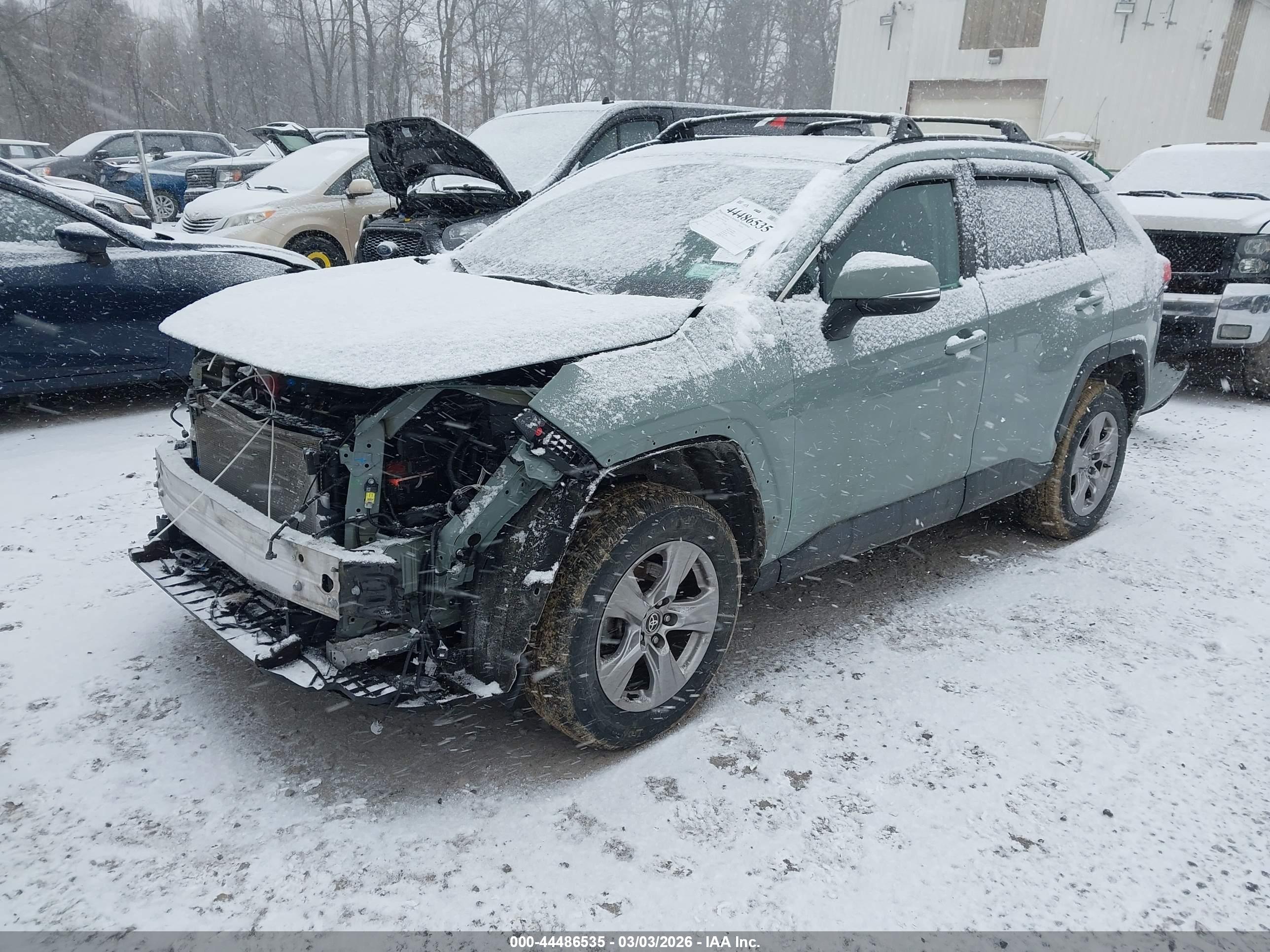 TOYOTA RAV4 image 2