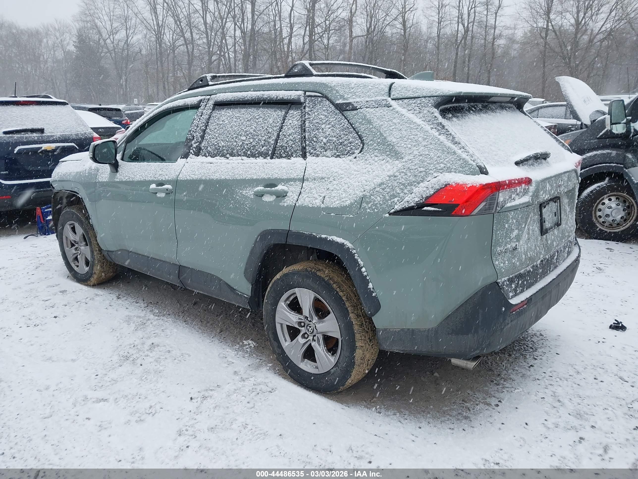 TOYOTA RAV4 image 3