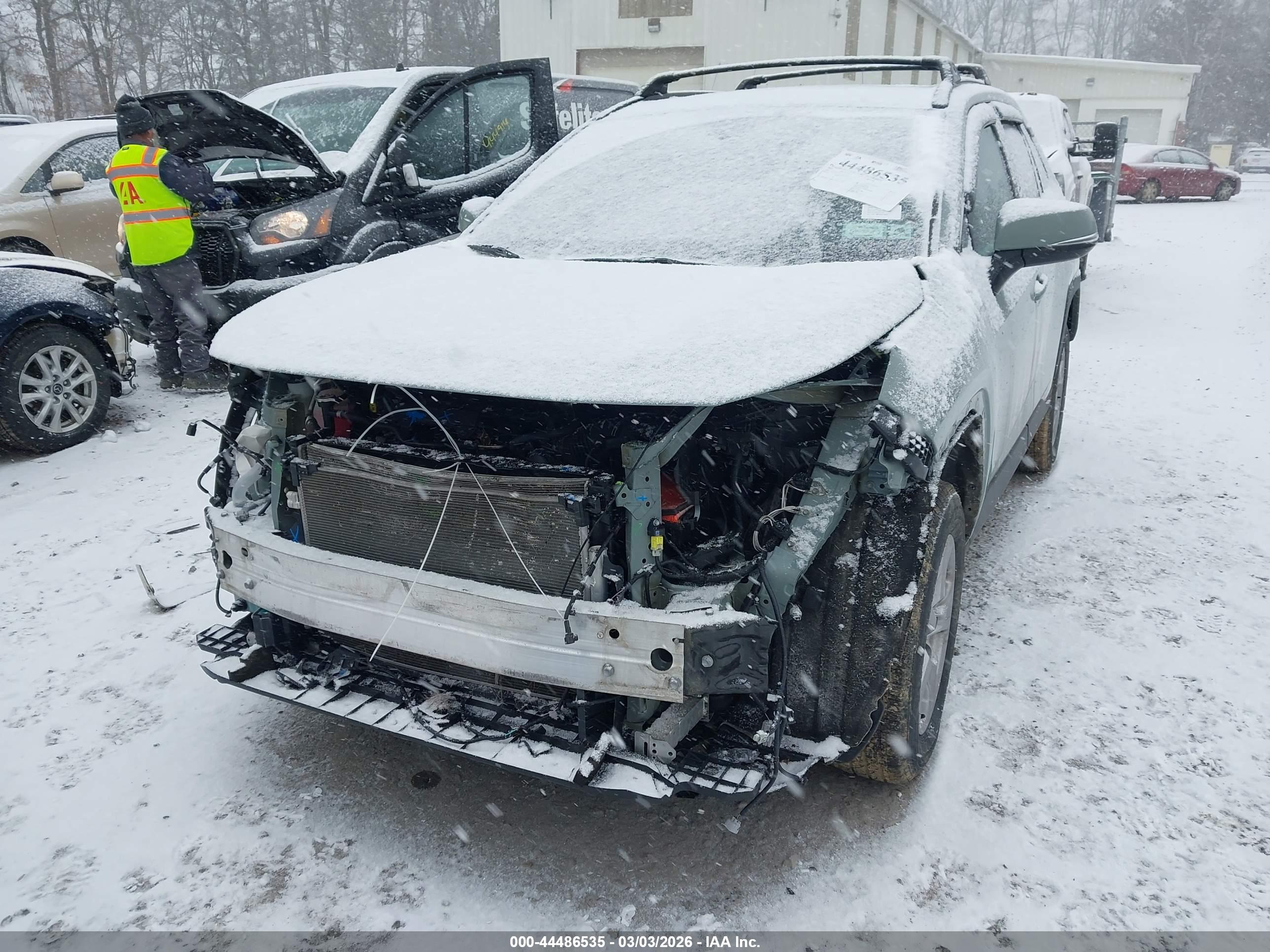 TOYOTA RAV4 image 6