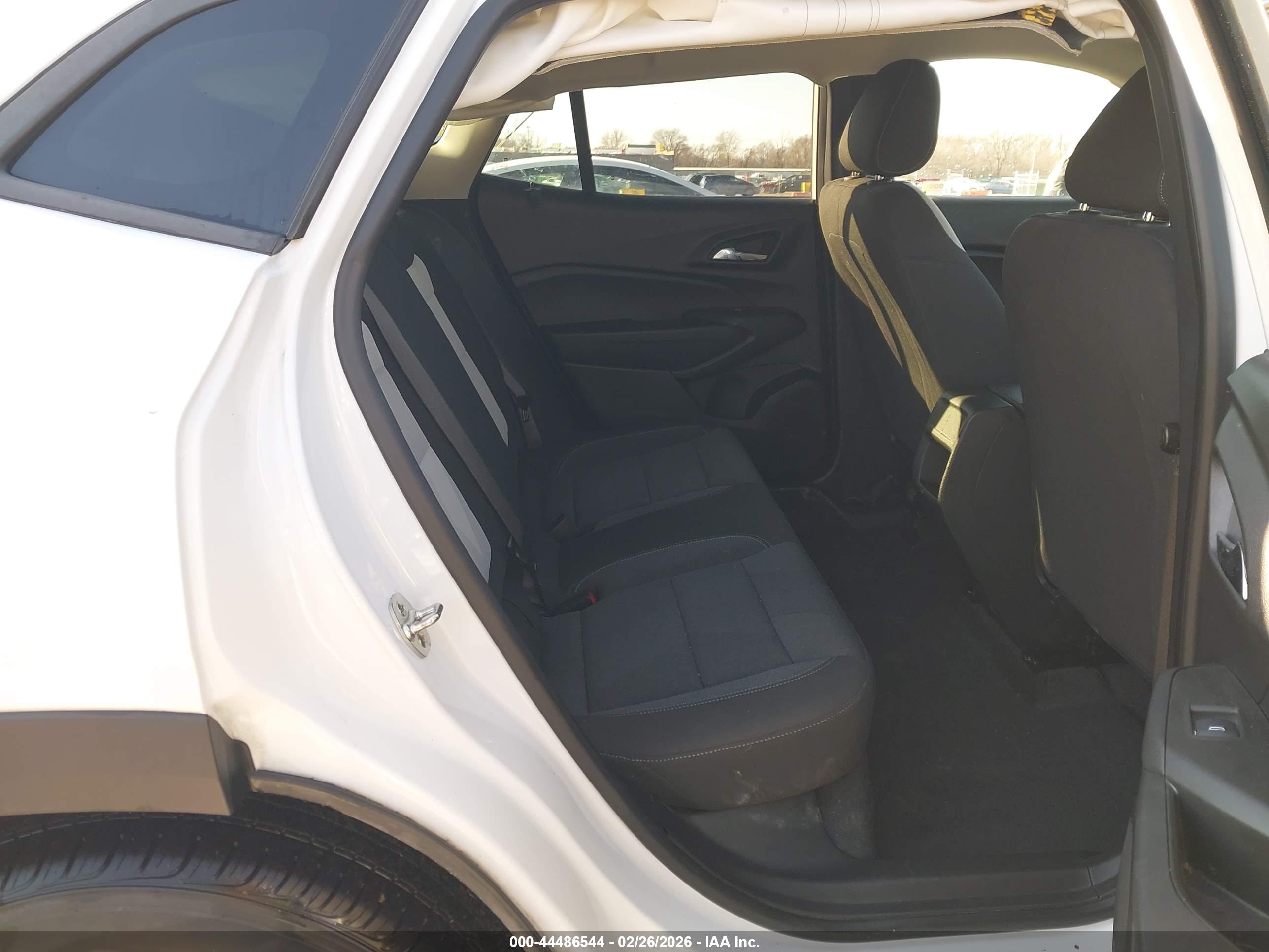 CHEVROLET TRAX image 8