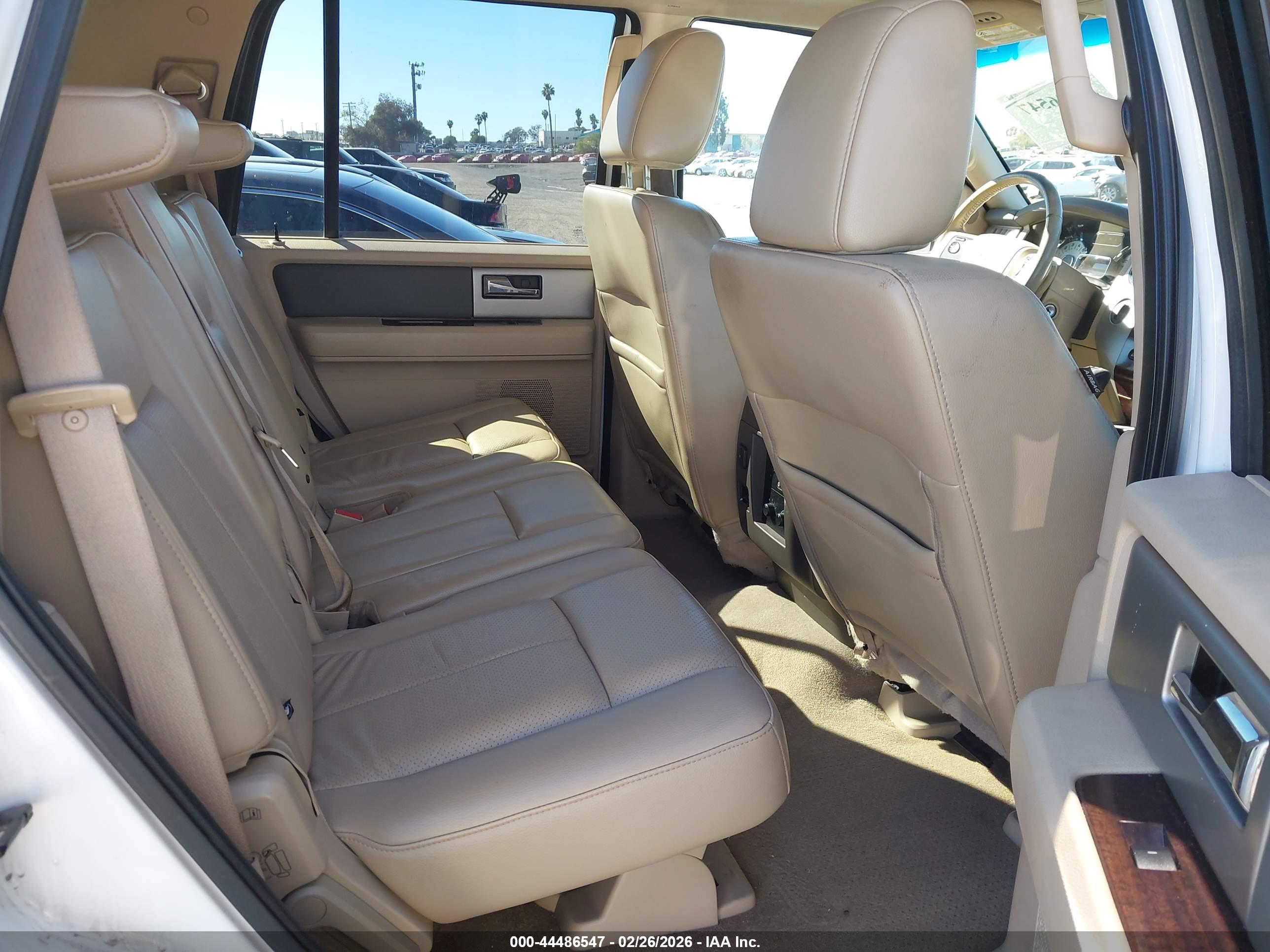 FORD EXPEDITION image 8