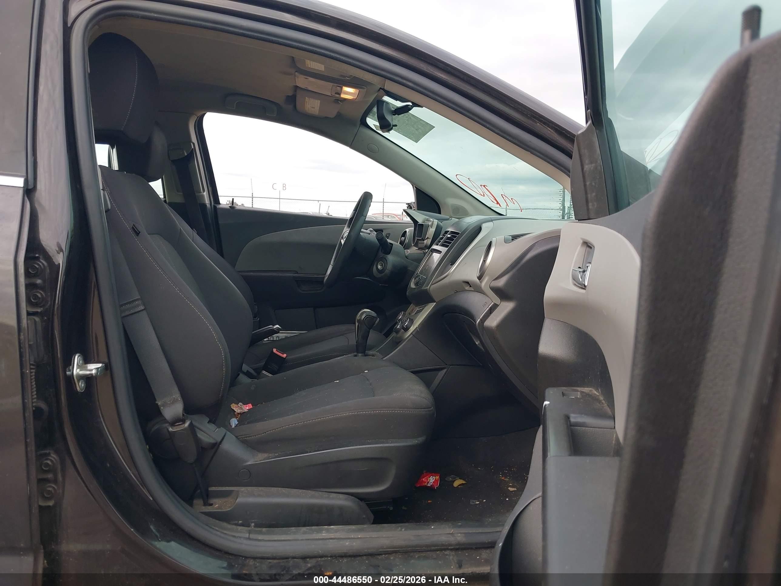 CHEVROLET SONIC image 5