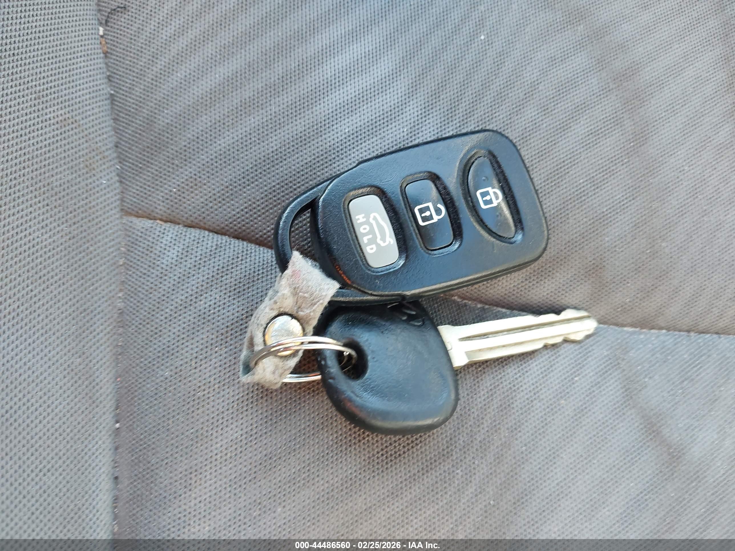 HYUNDAI ELANTRA image 11