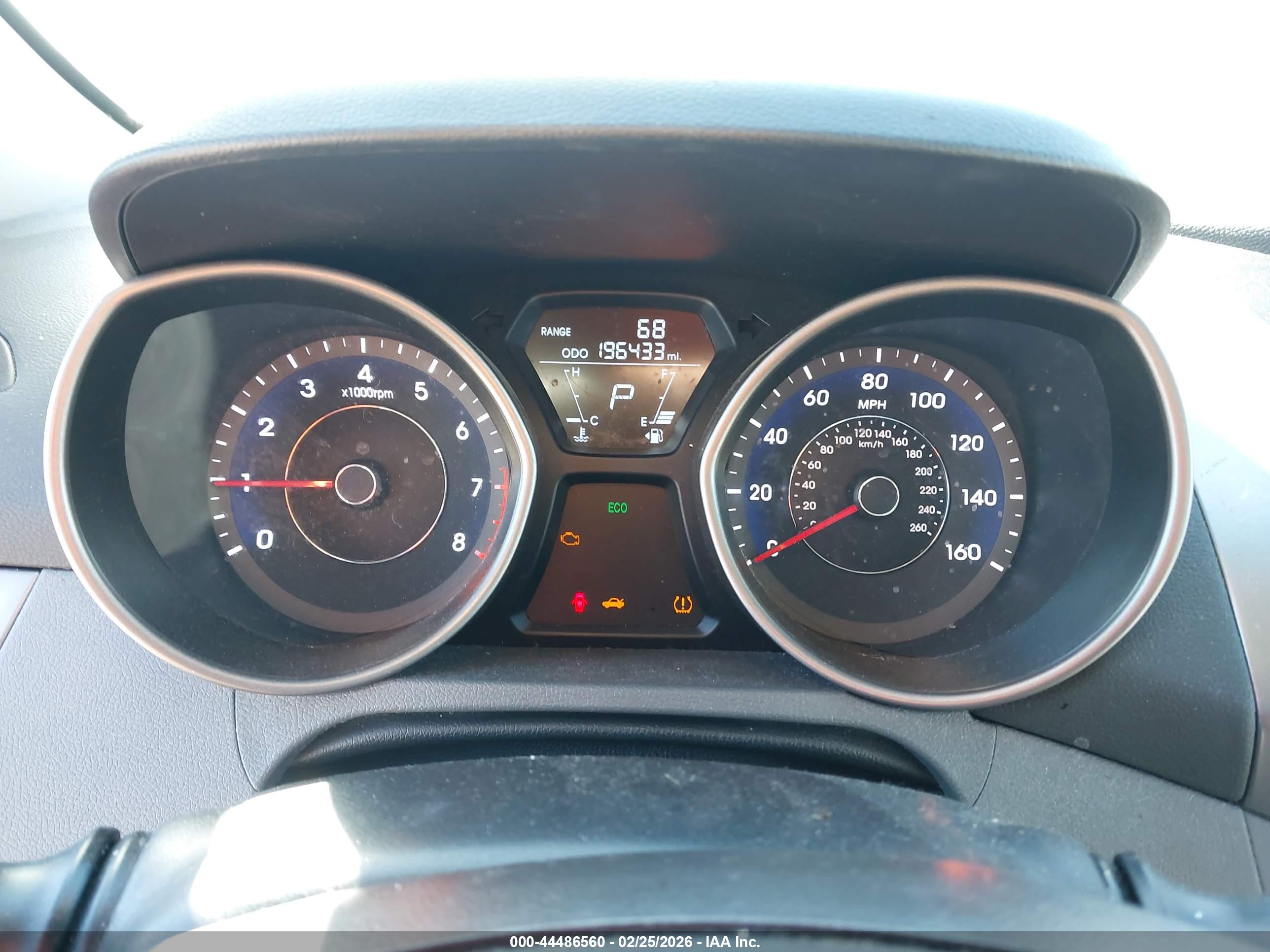 HYUNDAI ELANTRA image 7