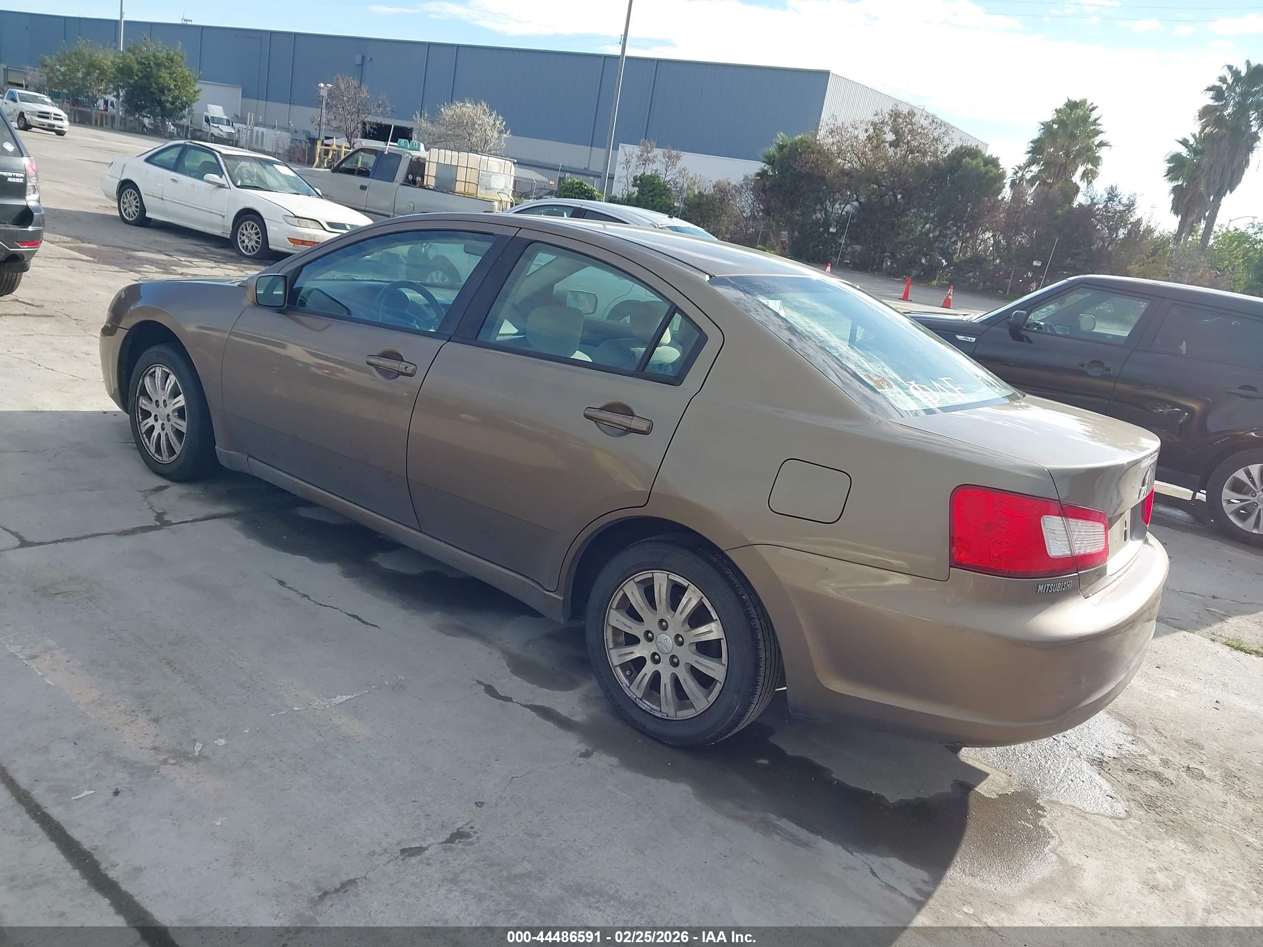 MITSUBISHI GALANT image 3