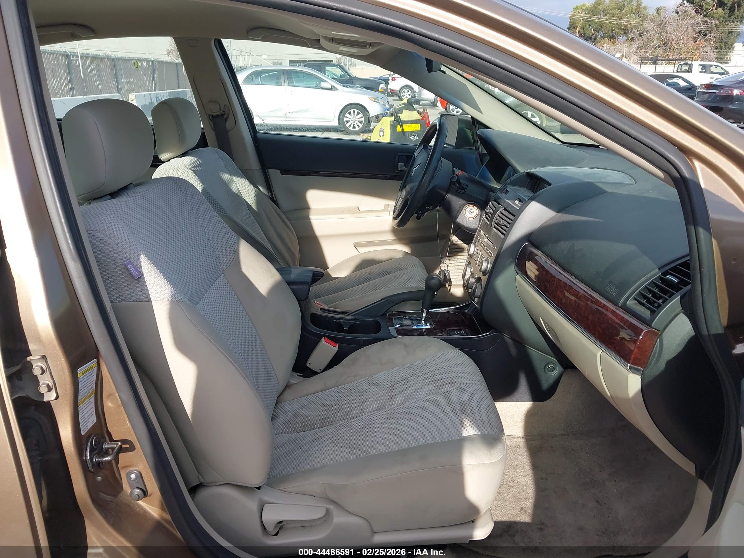MITSUBISHI GALANT image 5