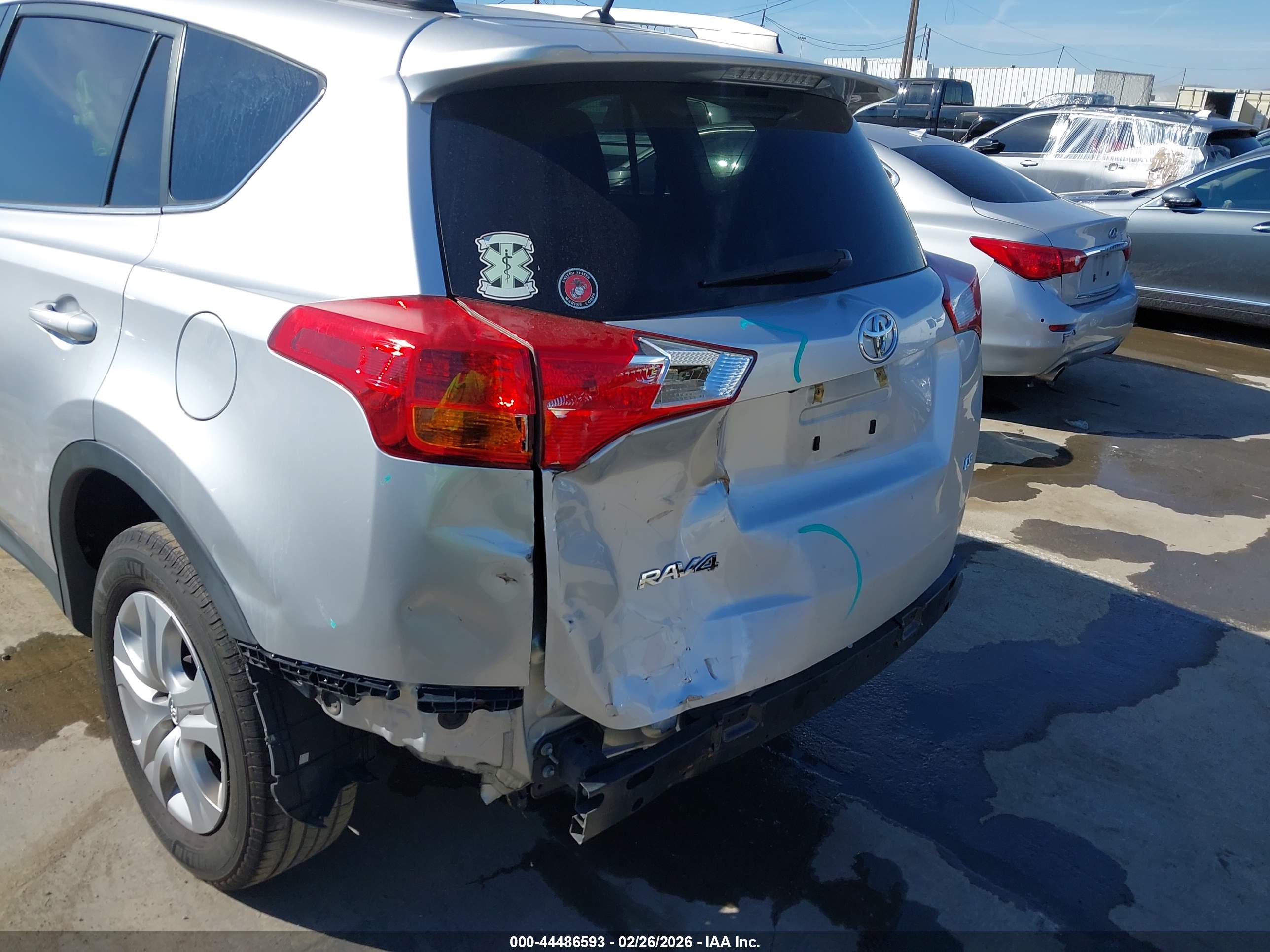 TOYOTA RAV4 image 6