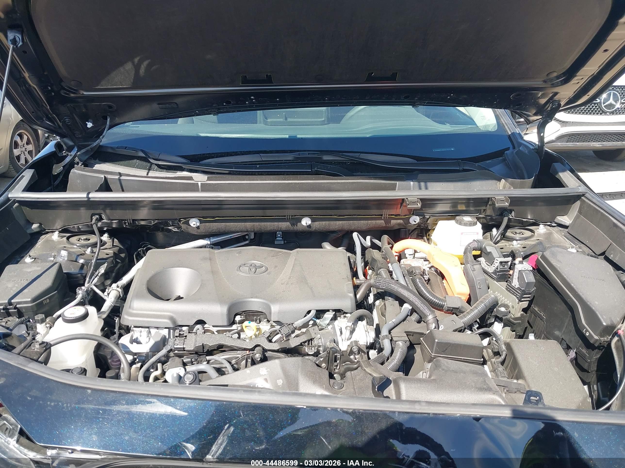 TOYOTA RAV4 image 10