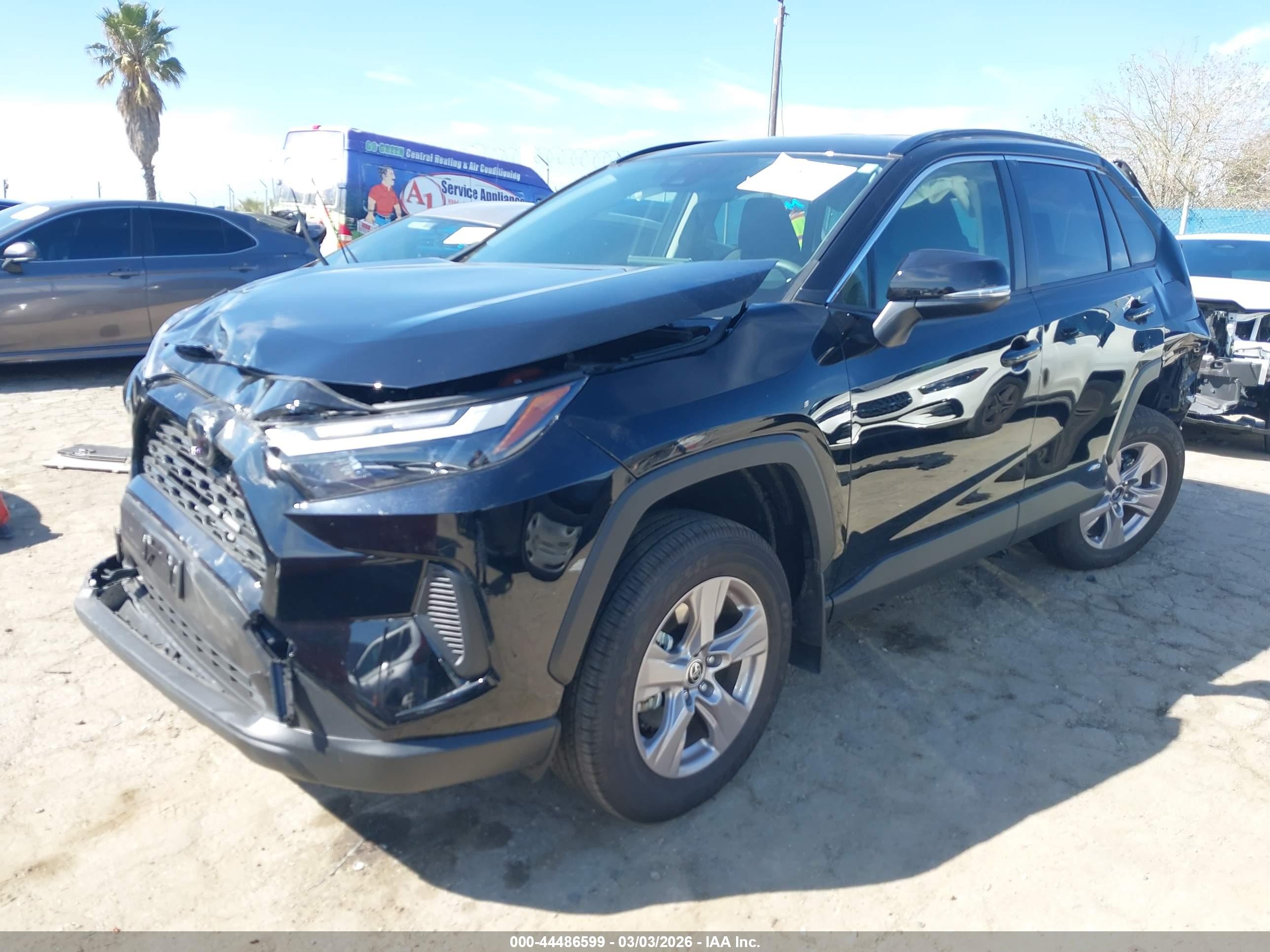 TOYOTA RAV4 image 2