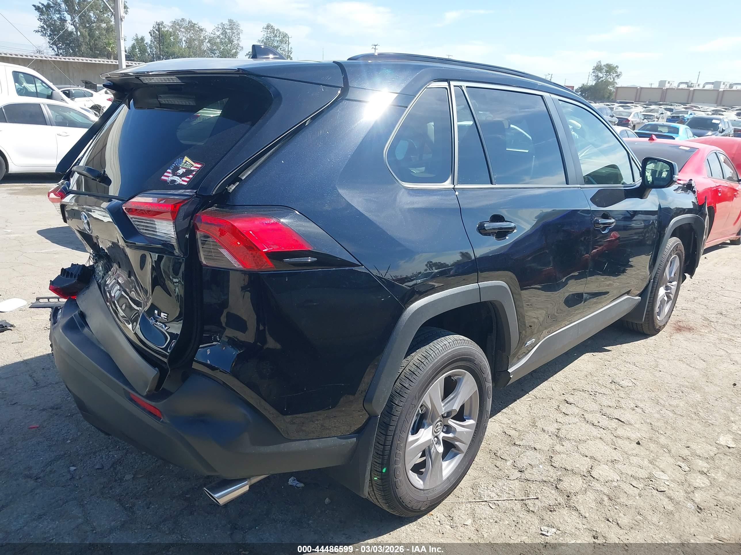 TOYOTA RAV4 image 4