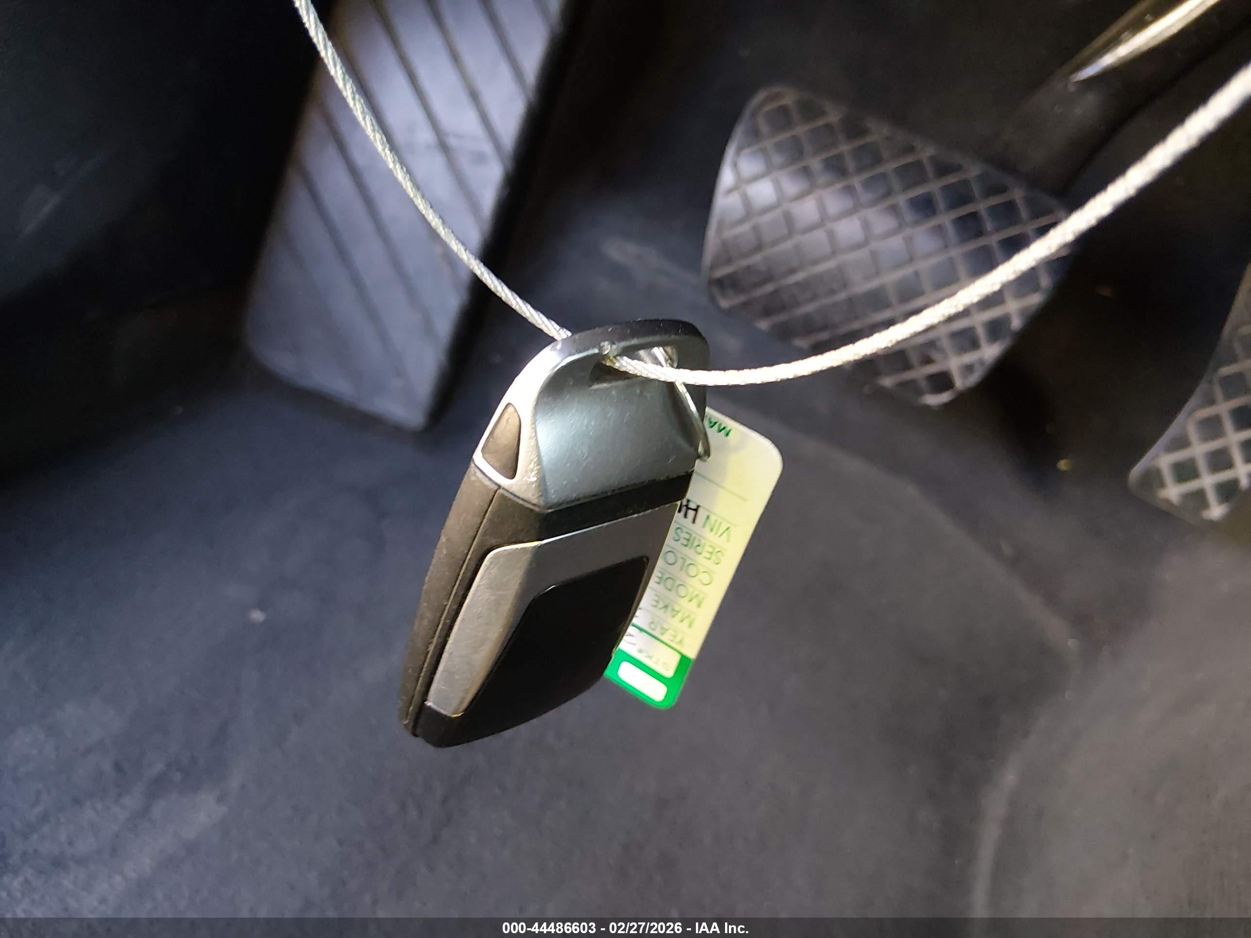 AUDI A4 image 11